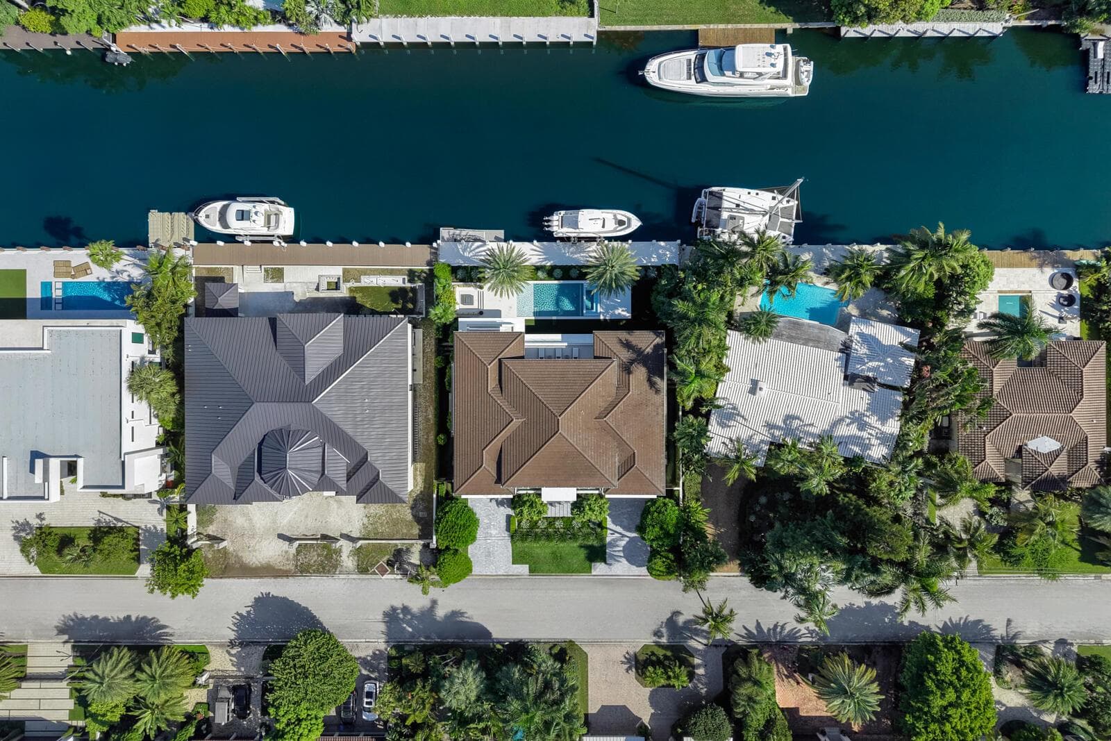 2423 Castilla Isle