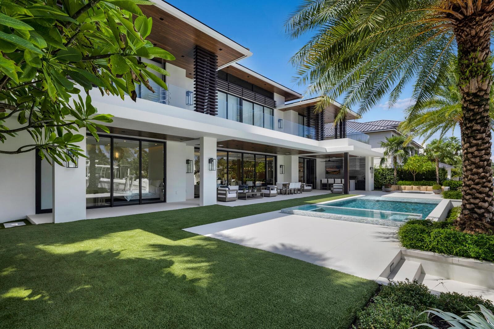 2423 Castilla Isle