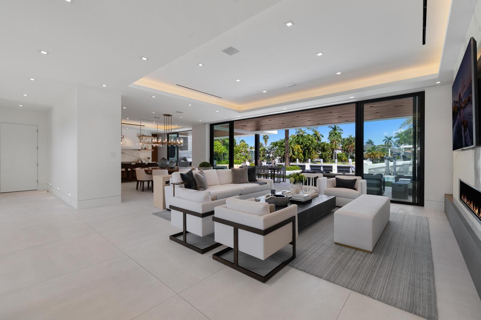 2423 Castilla Isle