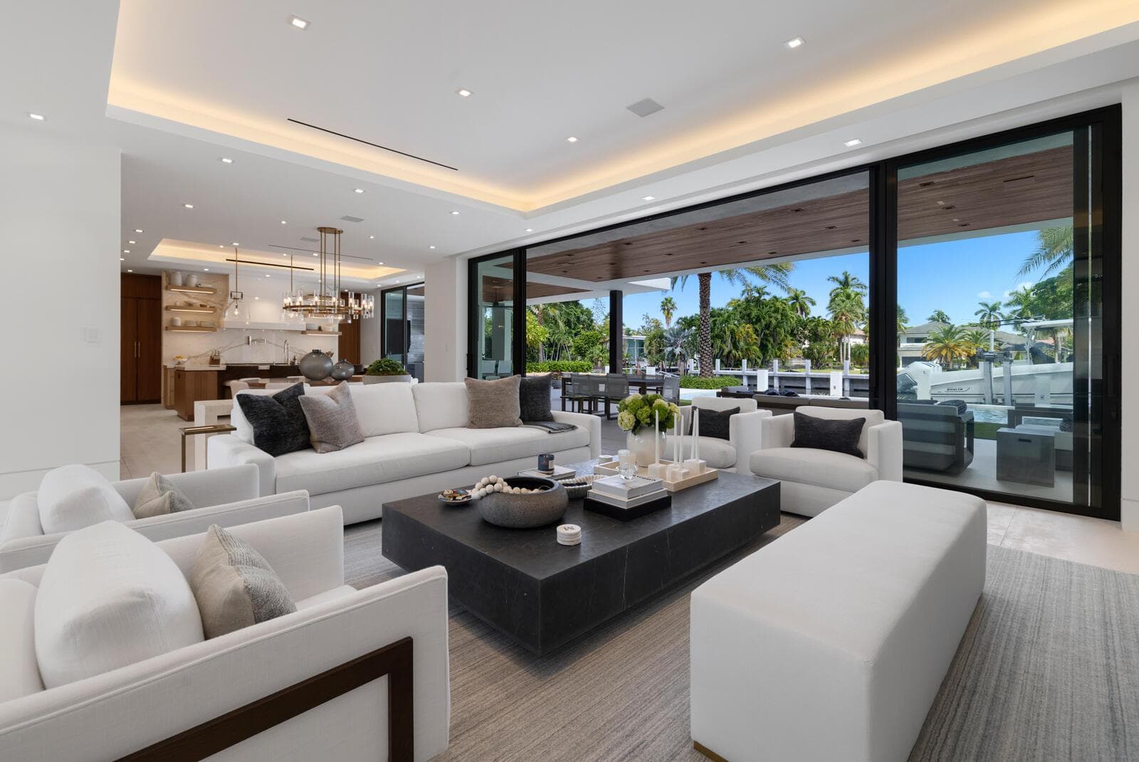 2423 Castilla Isle