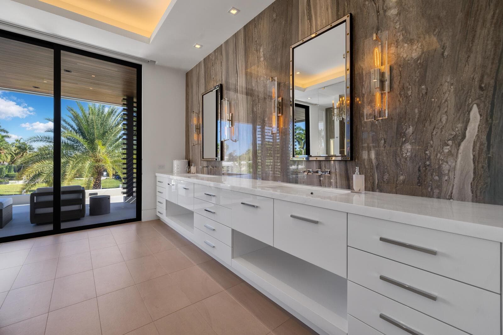 2423 Castilla Isle