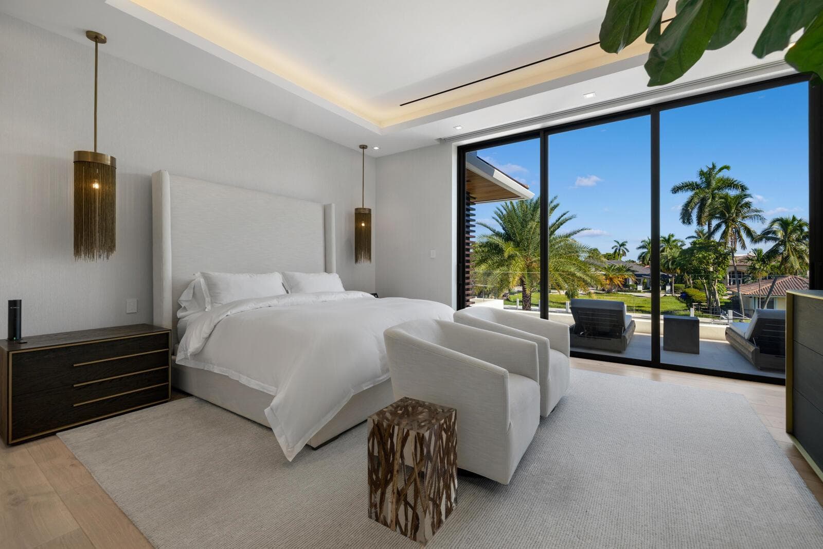 2423 Castilla Isle