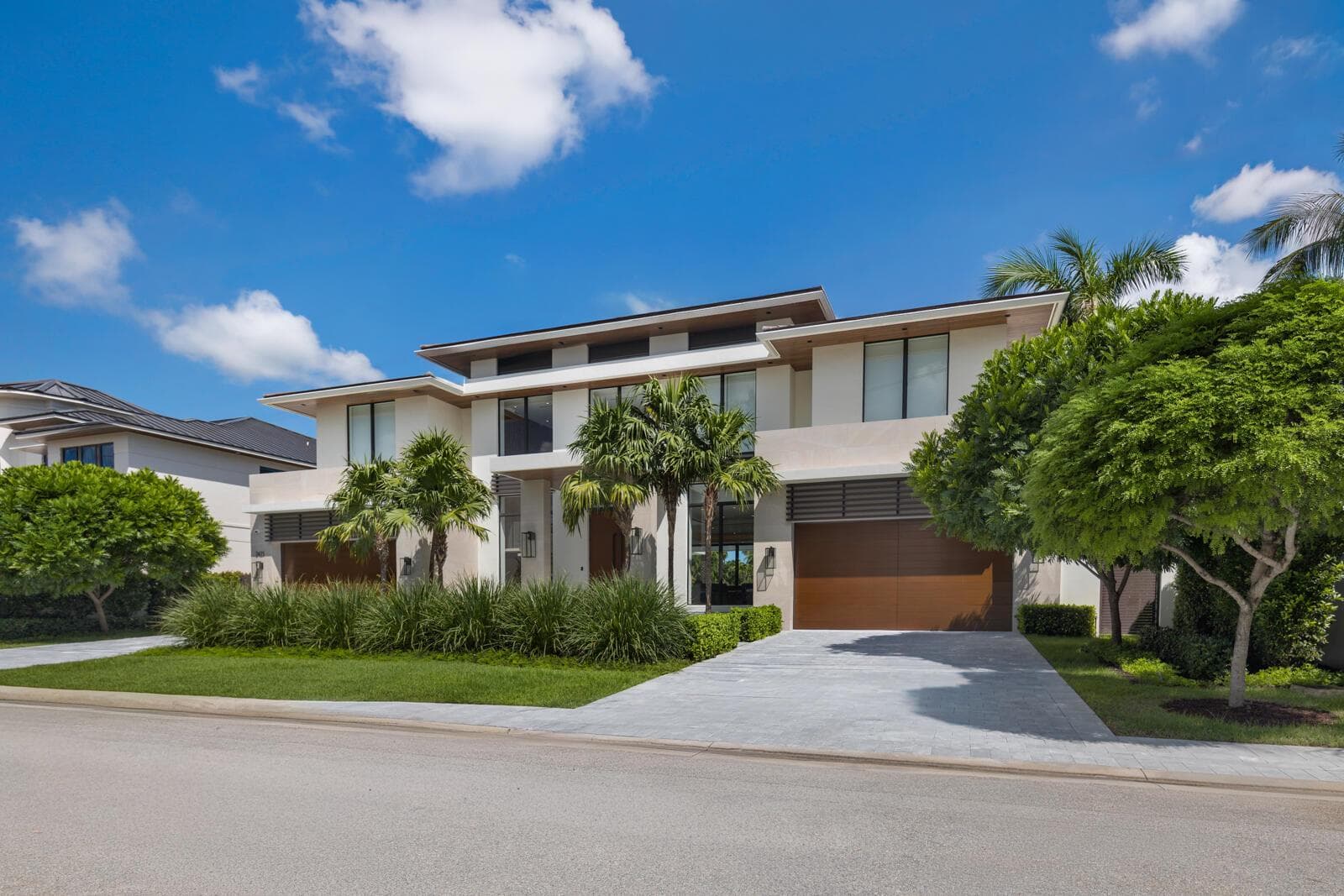 2423 Castilla Isle