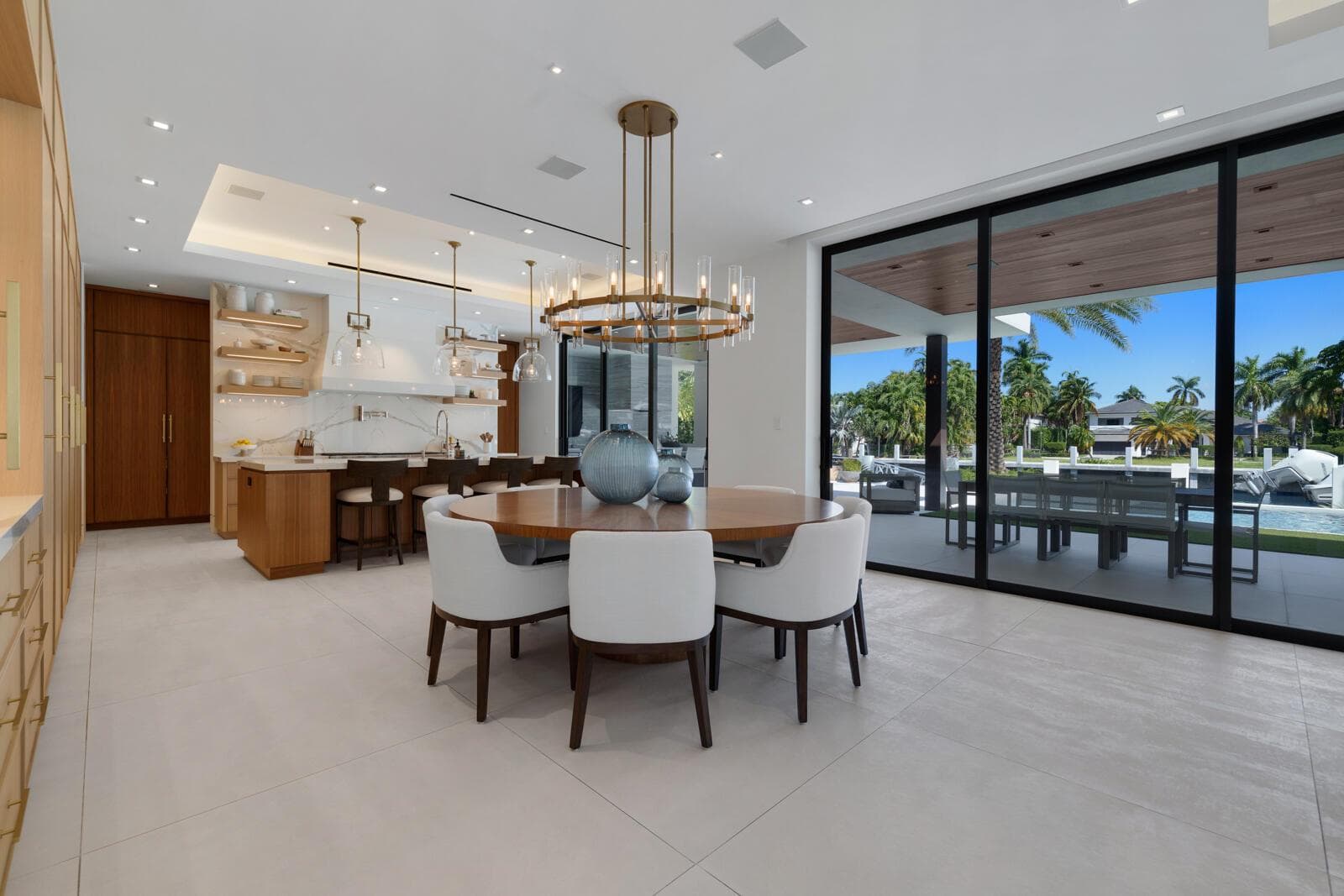 2423 Castilla Isle