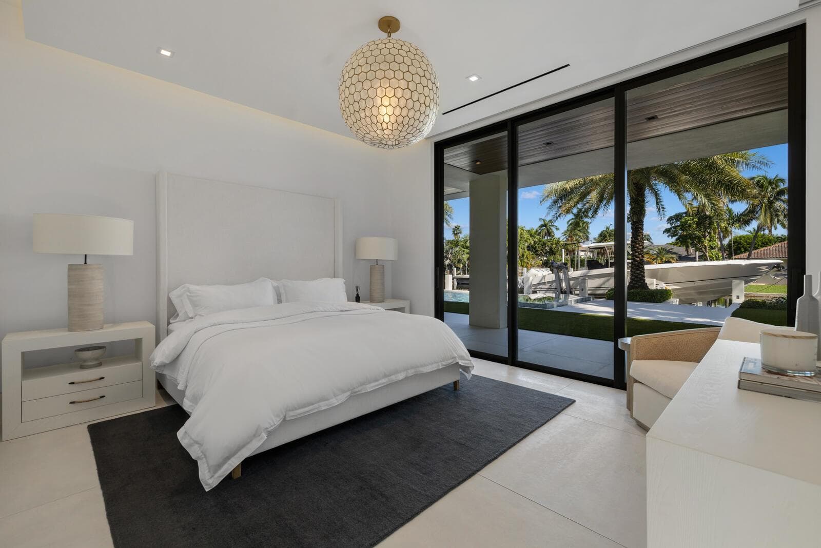 2423 Castilla Isle