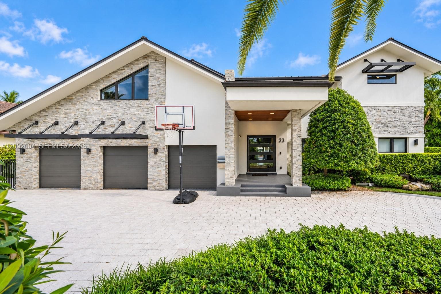 33 Pelican Dr