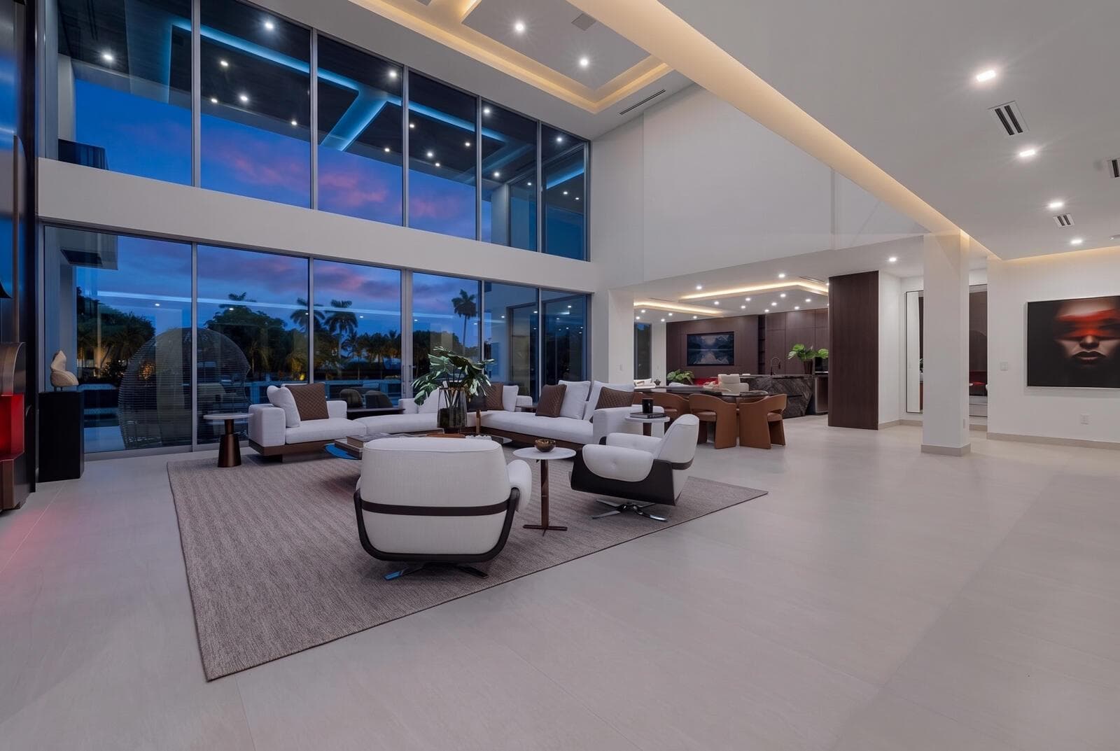 414 Royal Plaza Dr