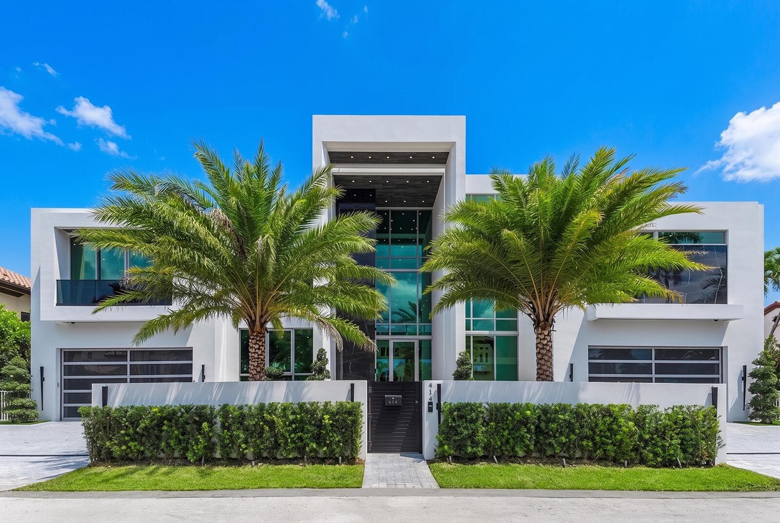 414 Royal Plaza Dr