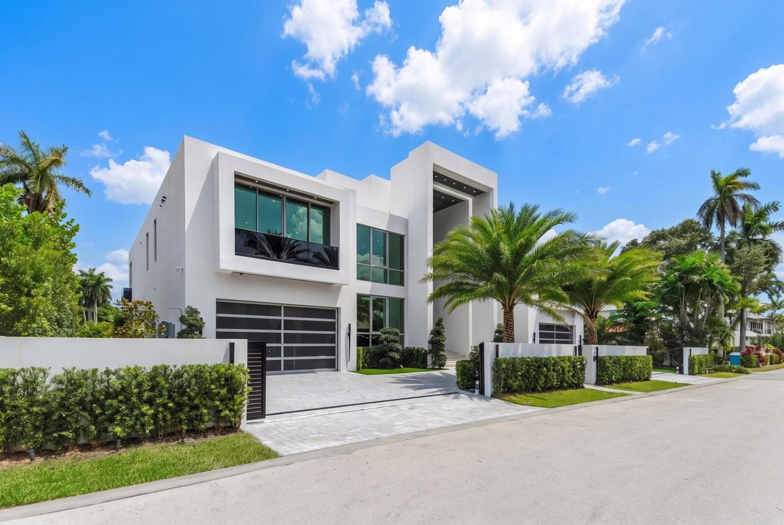 414 Royal Plaza Dr