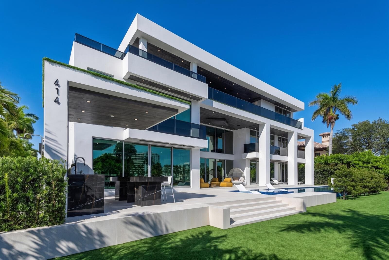 414 Royal Plaza Dr