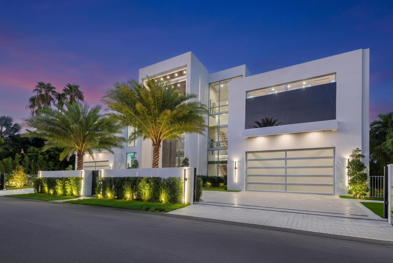 414 Royal Plaza Dr