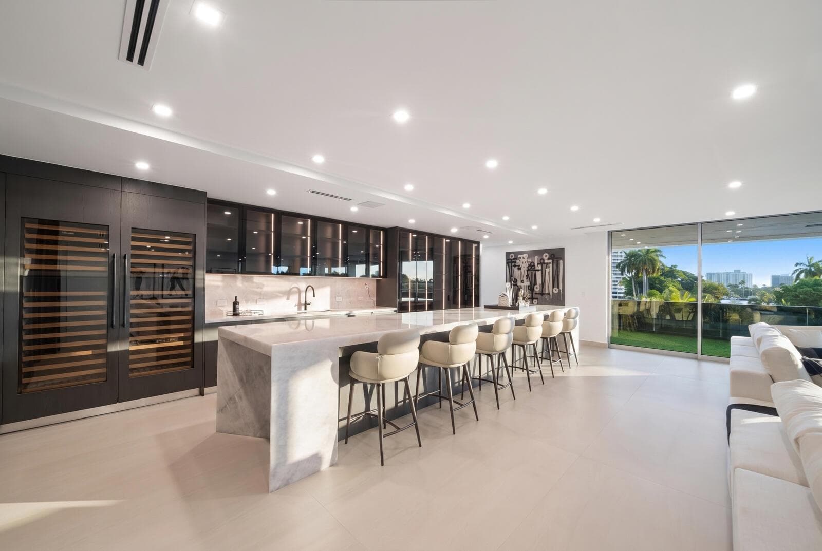 414 Royal Plaza Dr