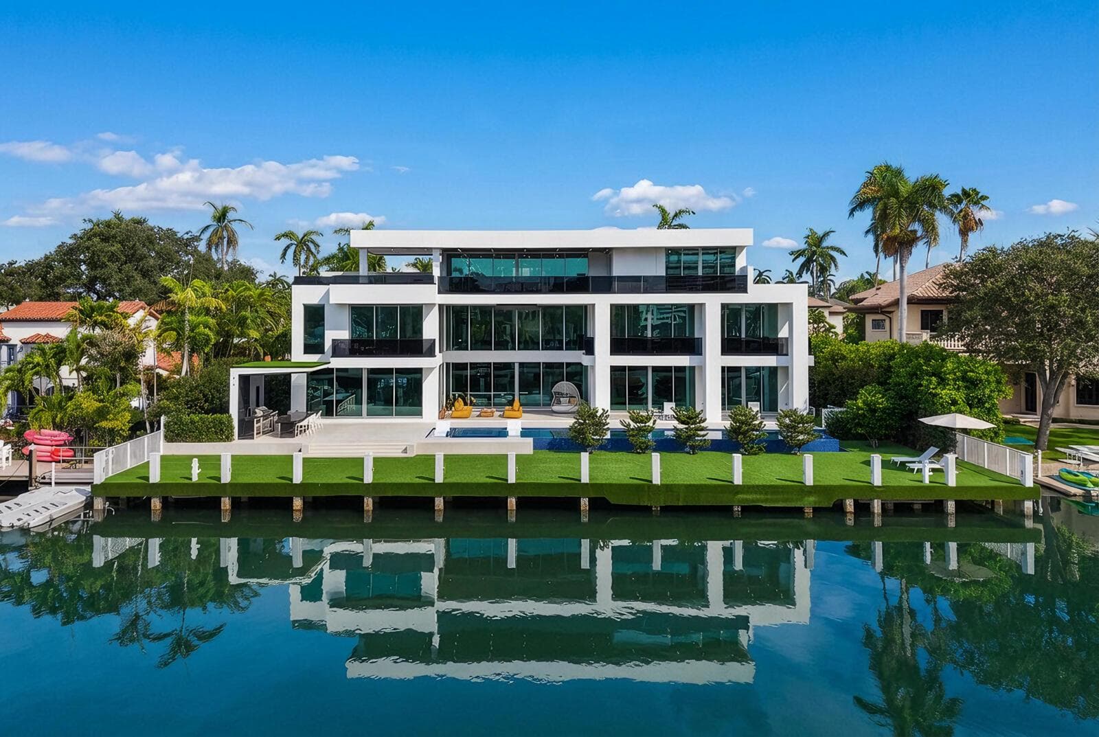 414 Royal Plaza Dr