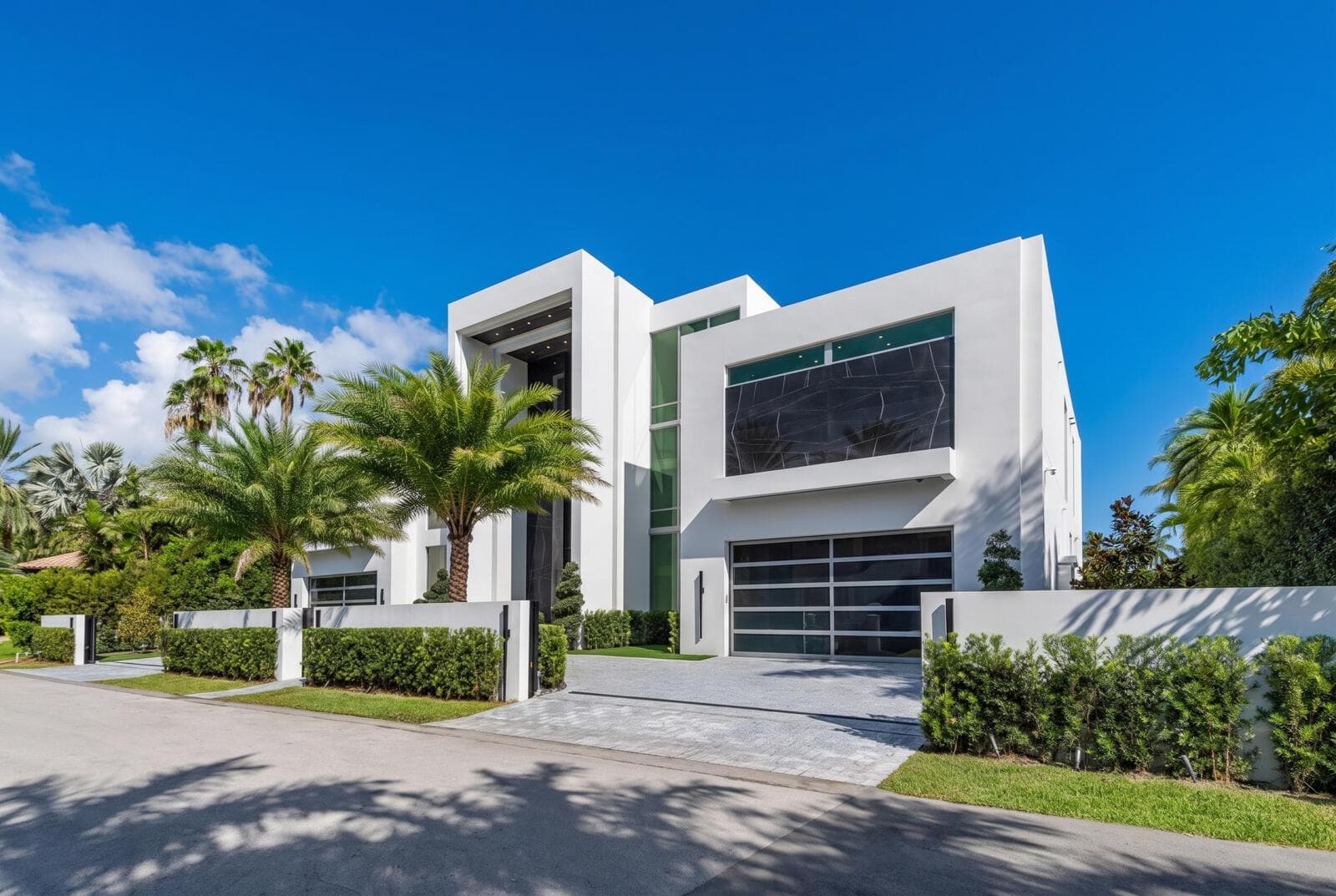 414 Royal Plaza Dr