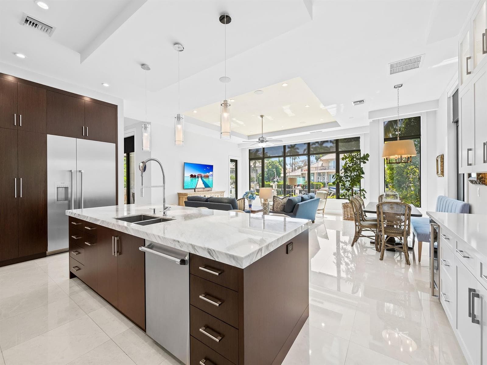 301 Seven Isles Dr