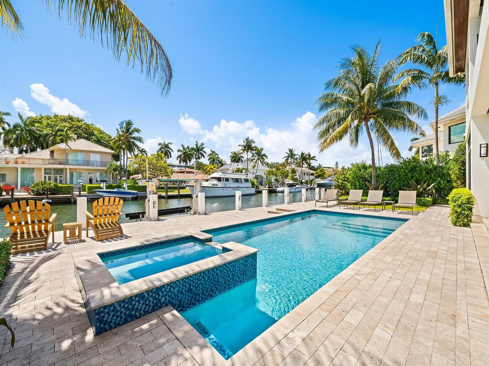 301 Seven Isles Dr