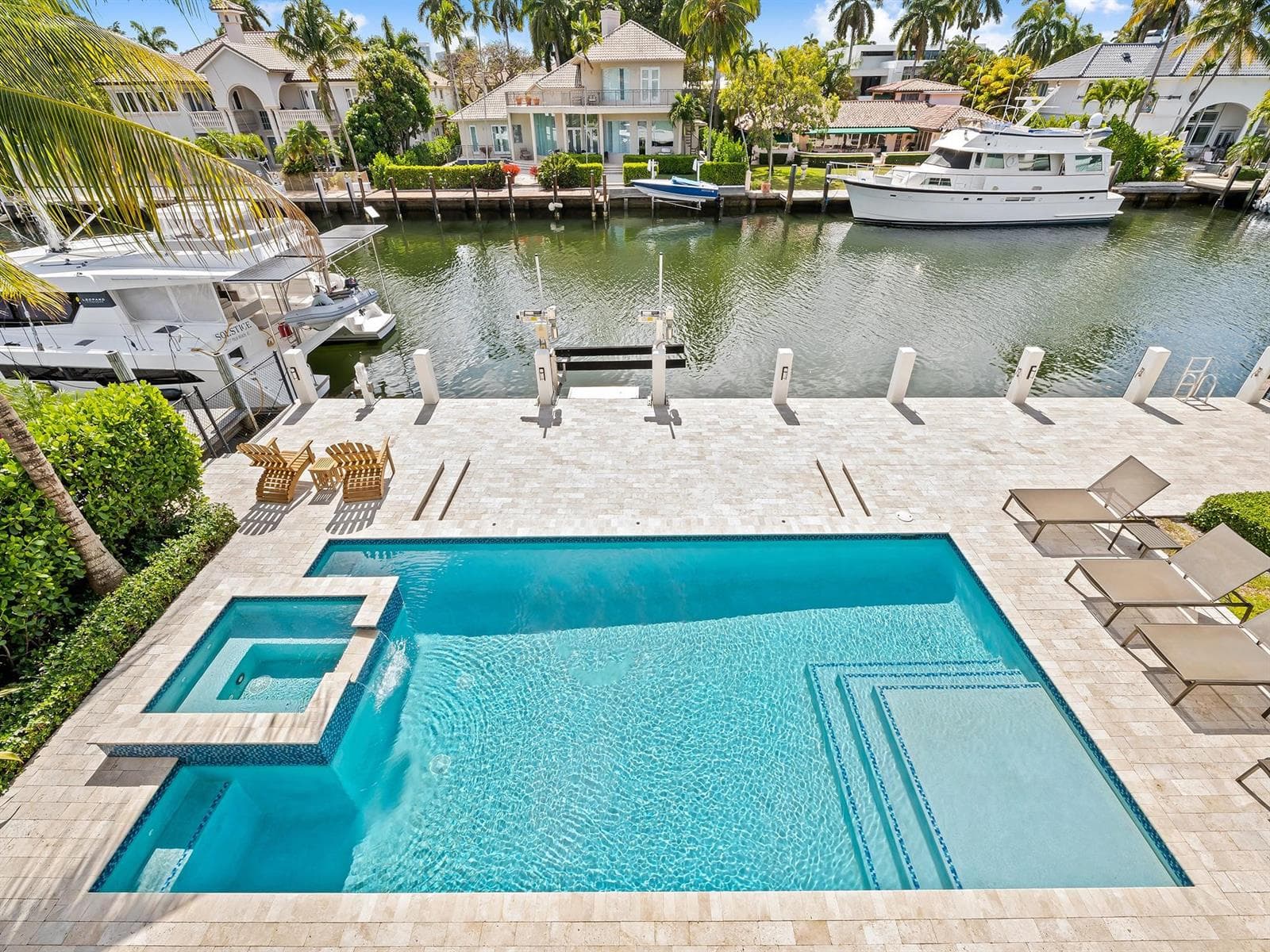 301 Seven Isles Dr