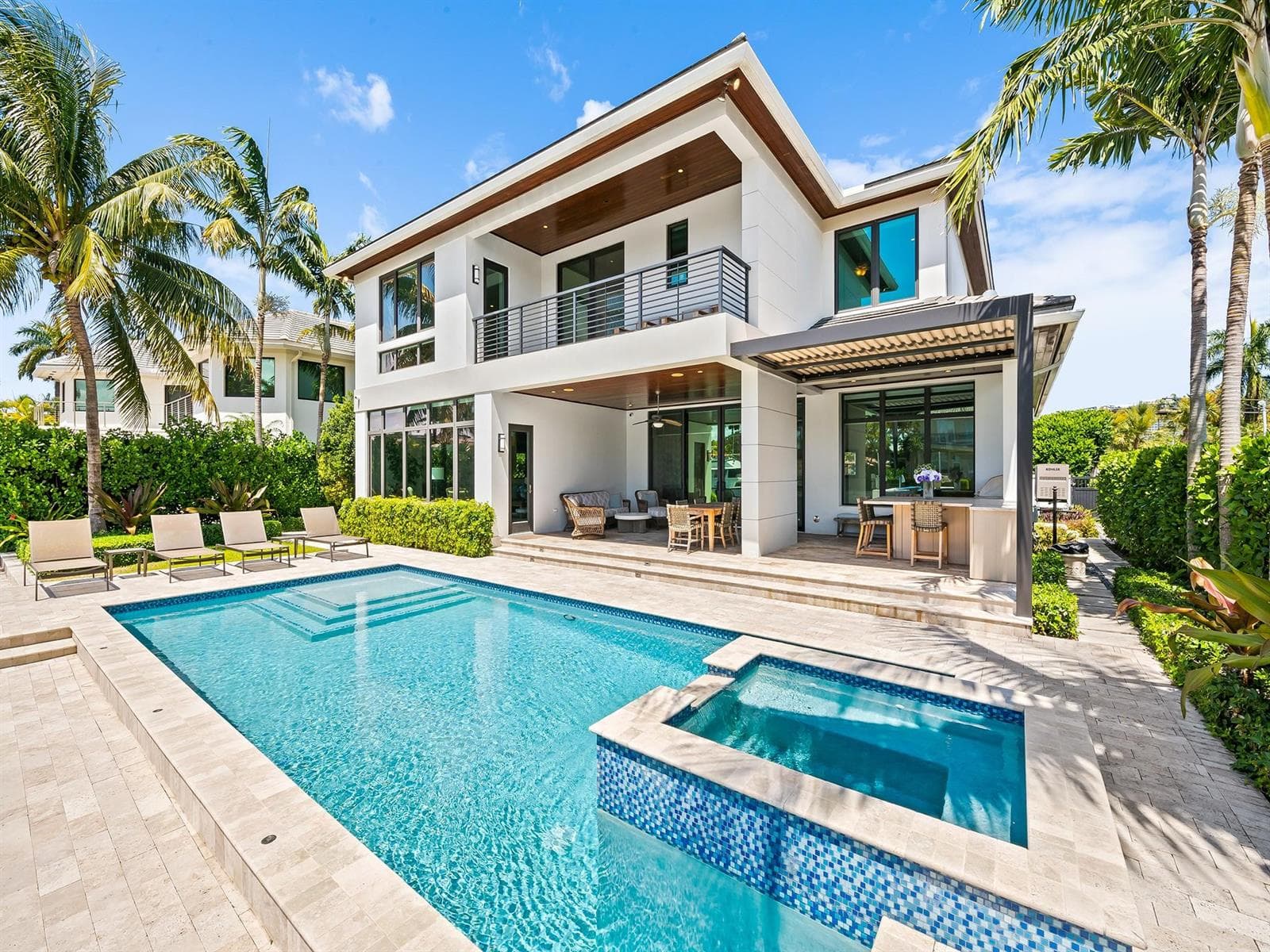 301 Seven Isles Dr
