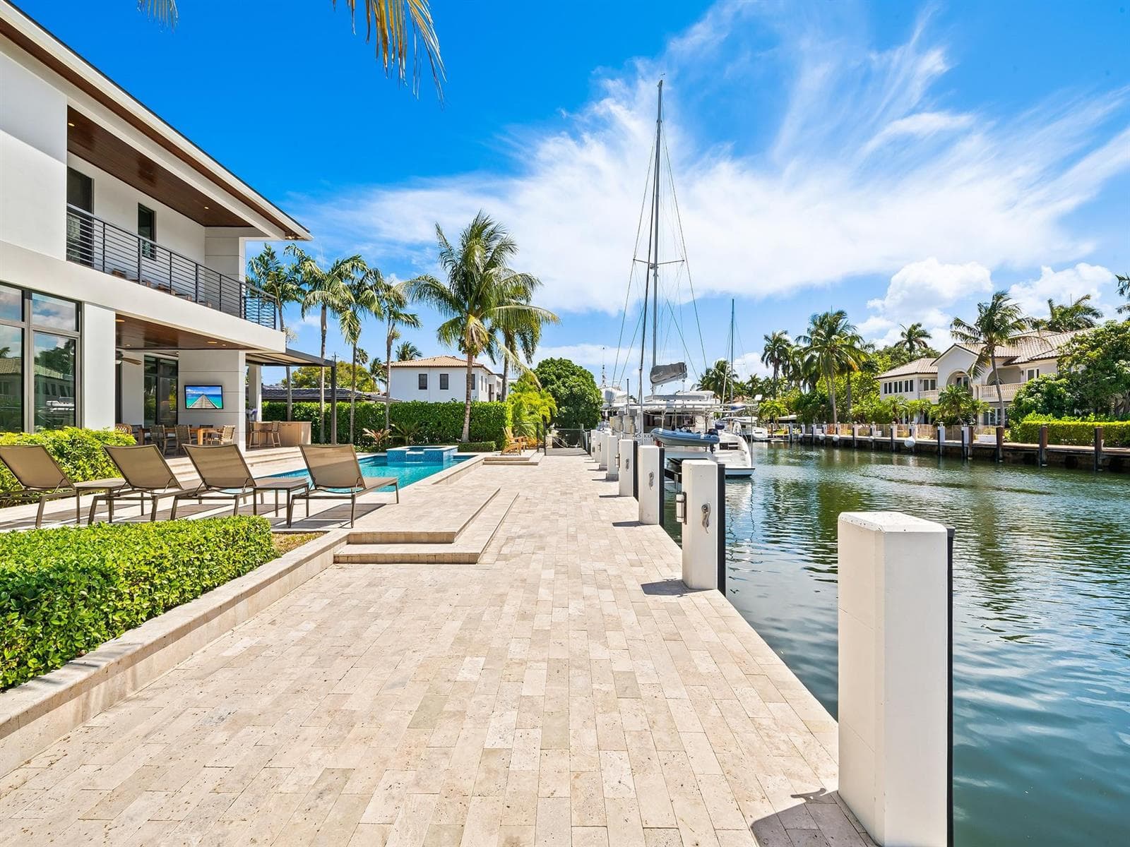 301 Seven Isles Dr