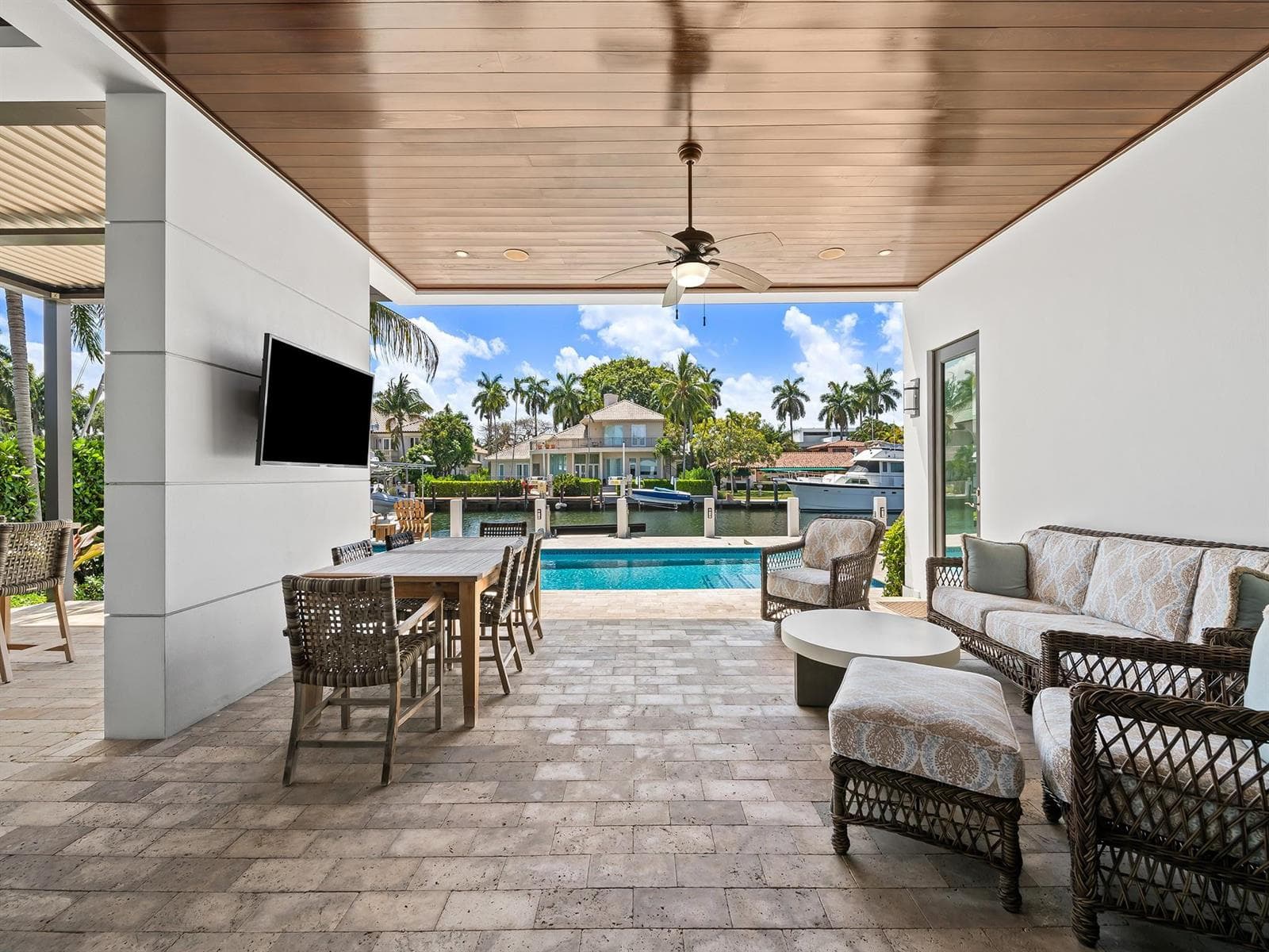 301 Seven Isles Dr