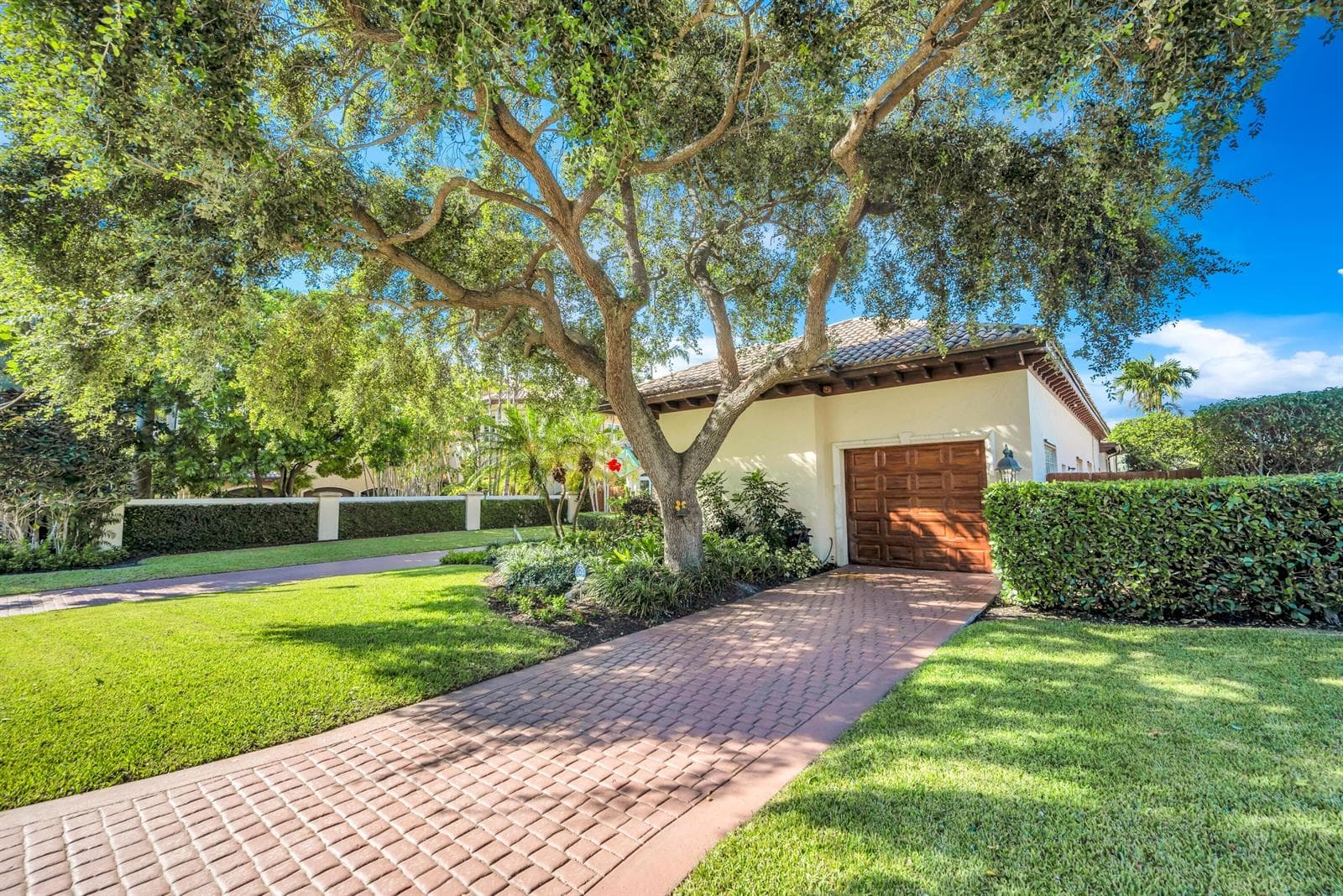 2507 Barcelona Dr