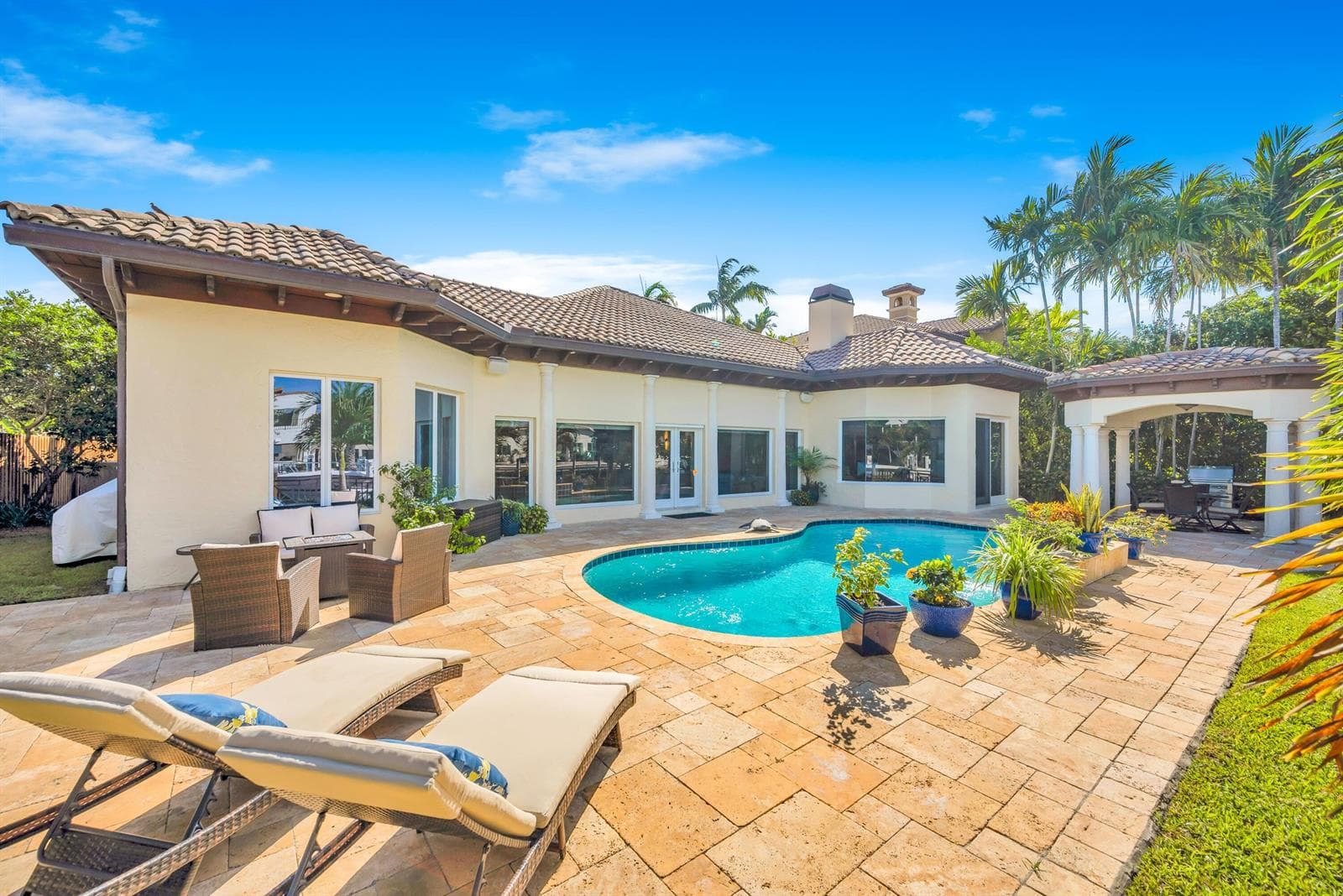 2507 Barcelona Dr