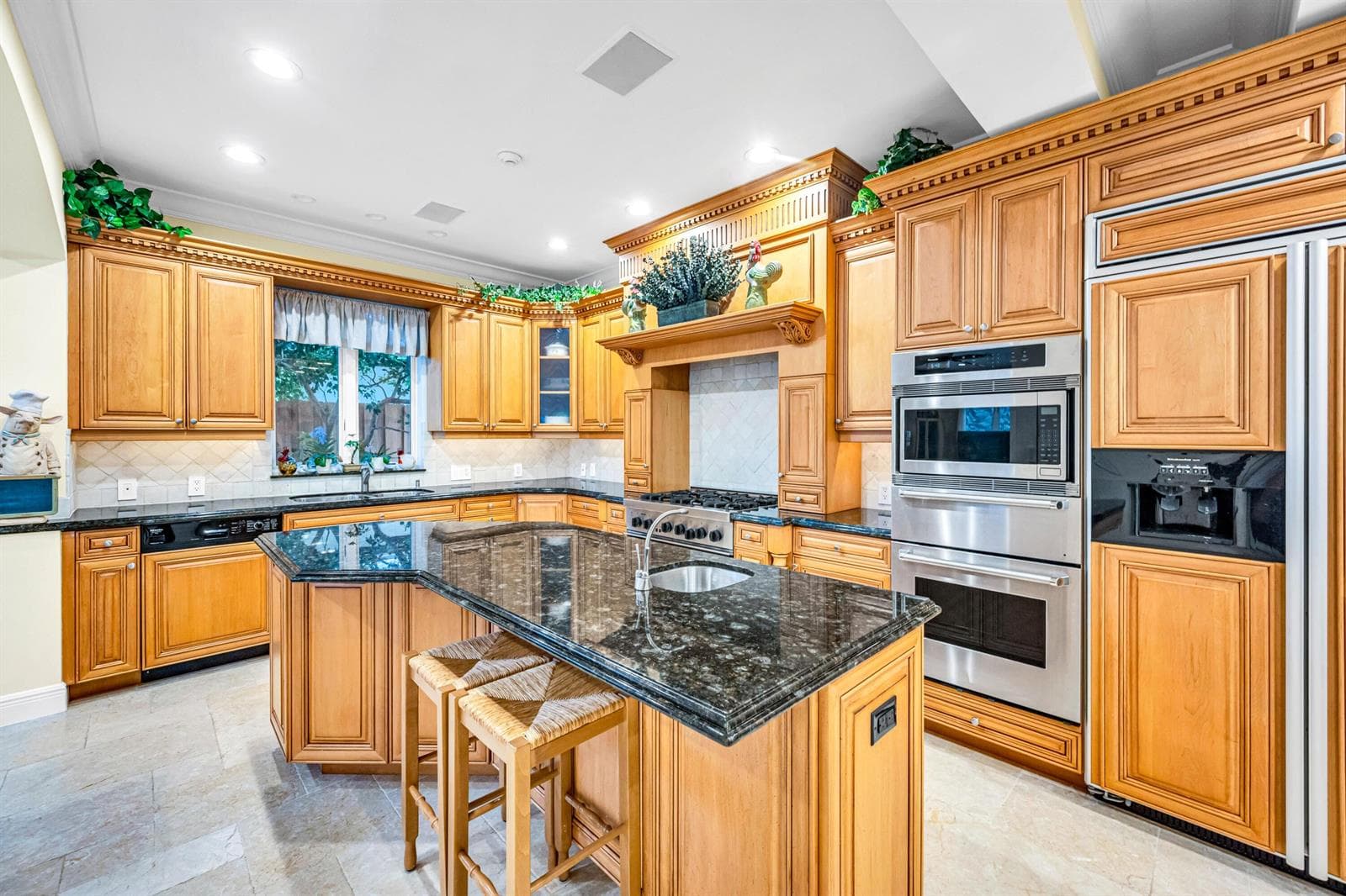2507 Barcelona Dr
