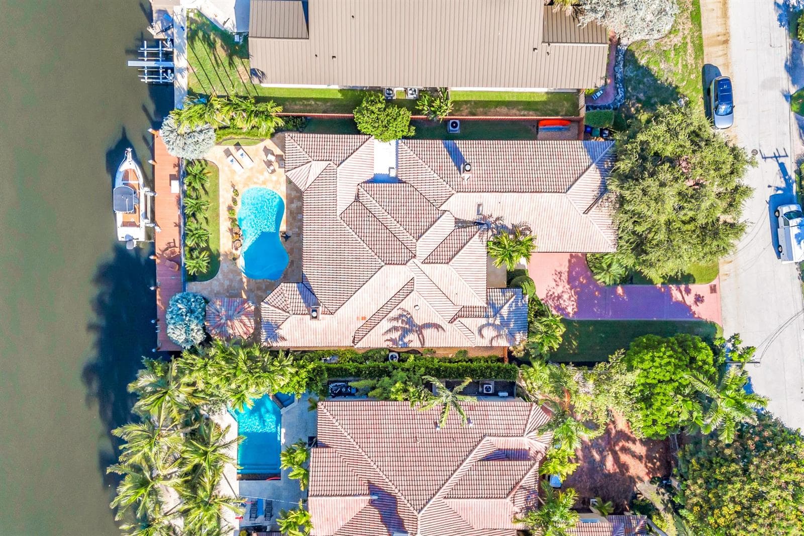 2507 Barcelona Dr