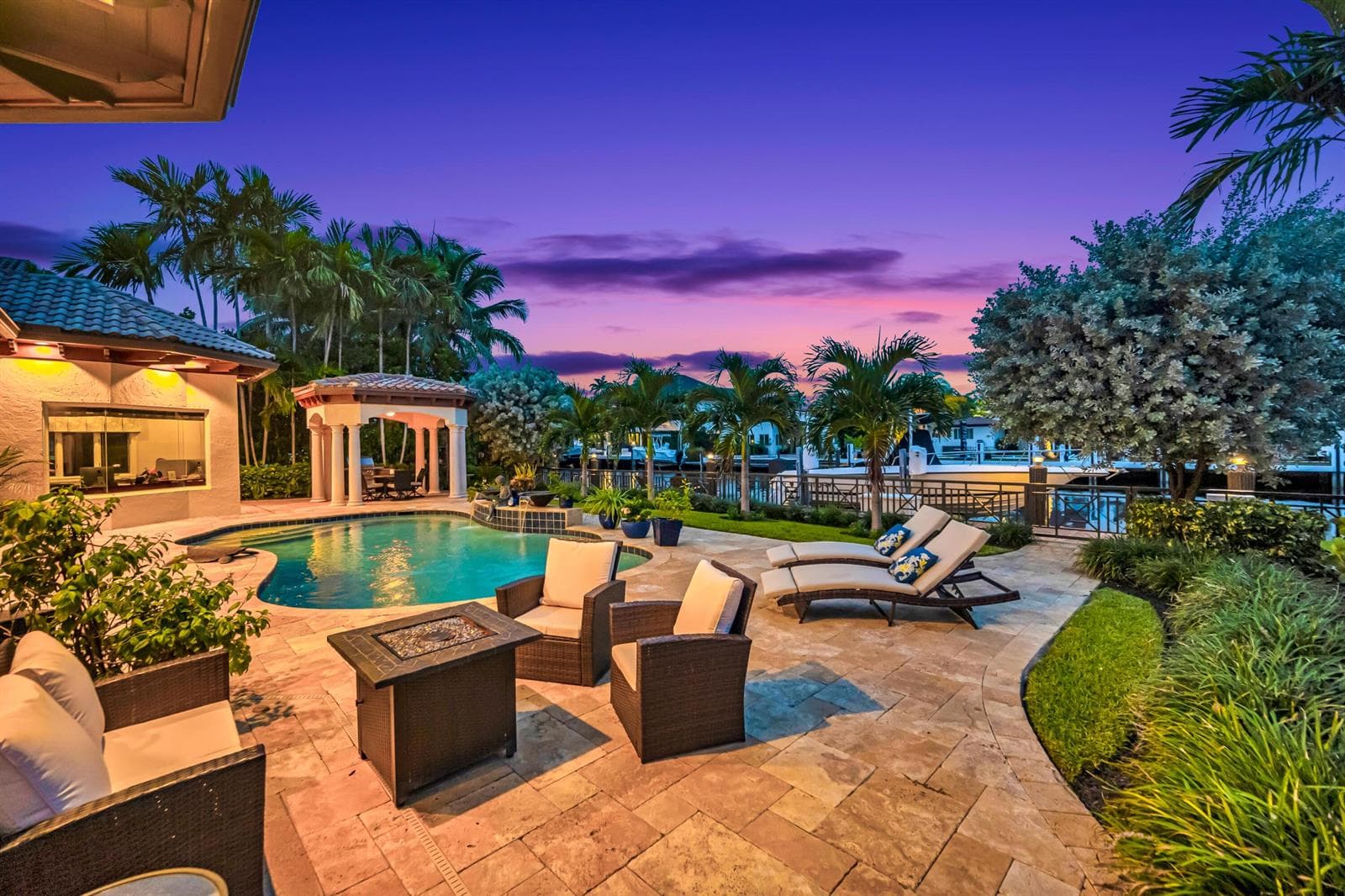 2507 Barcelona Dr