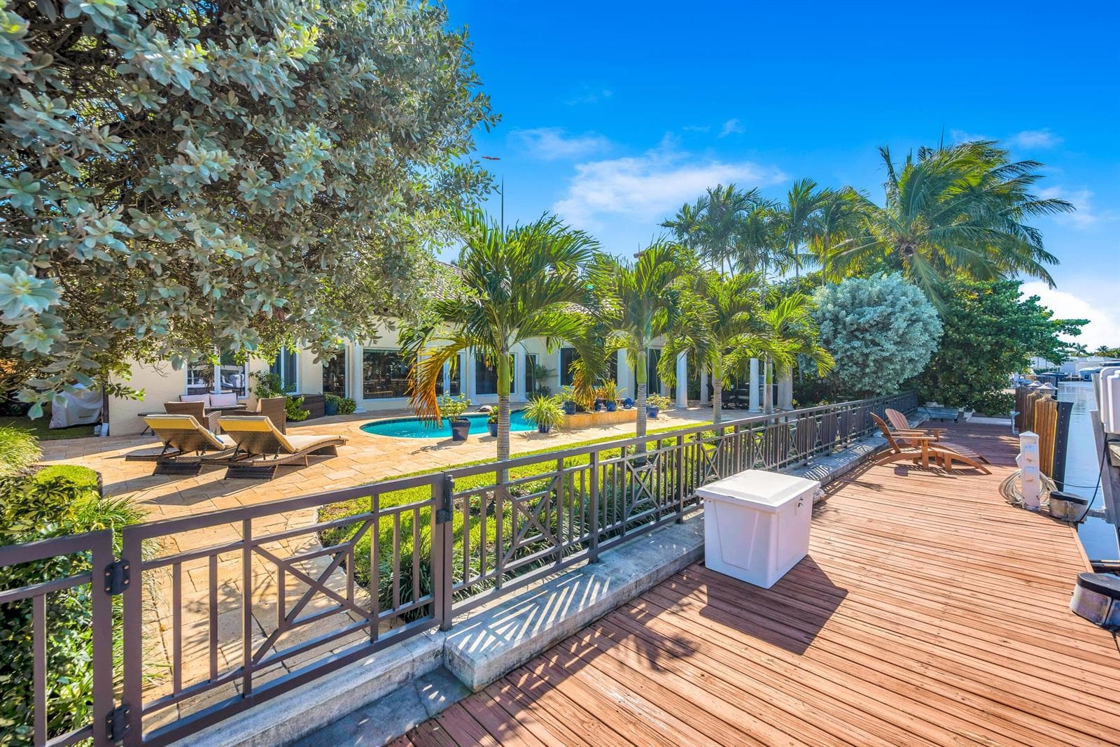 2507 Barcelona Dr