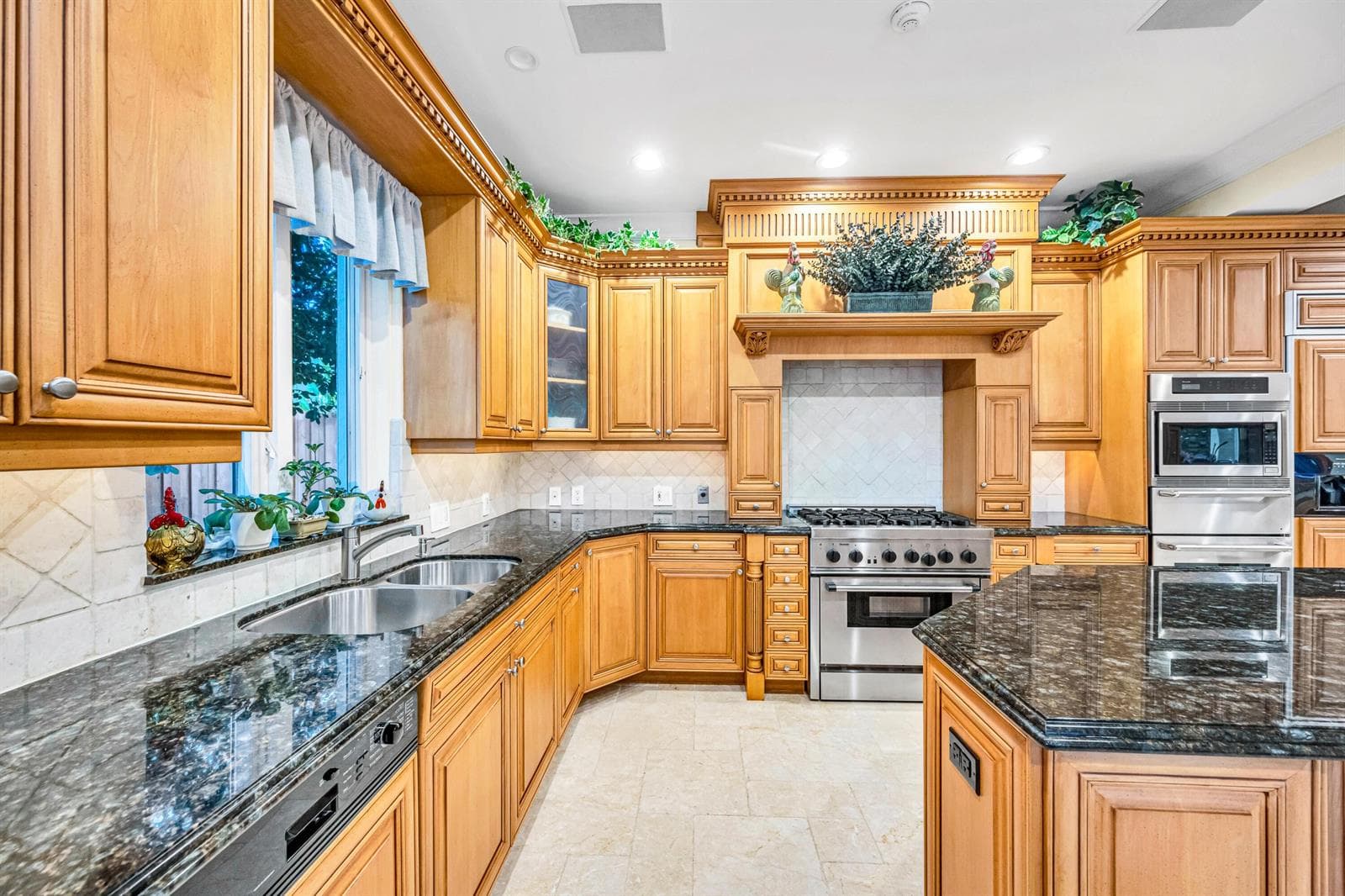 2507 Barcelona Dr