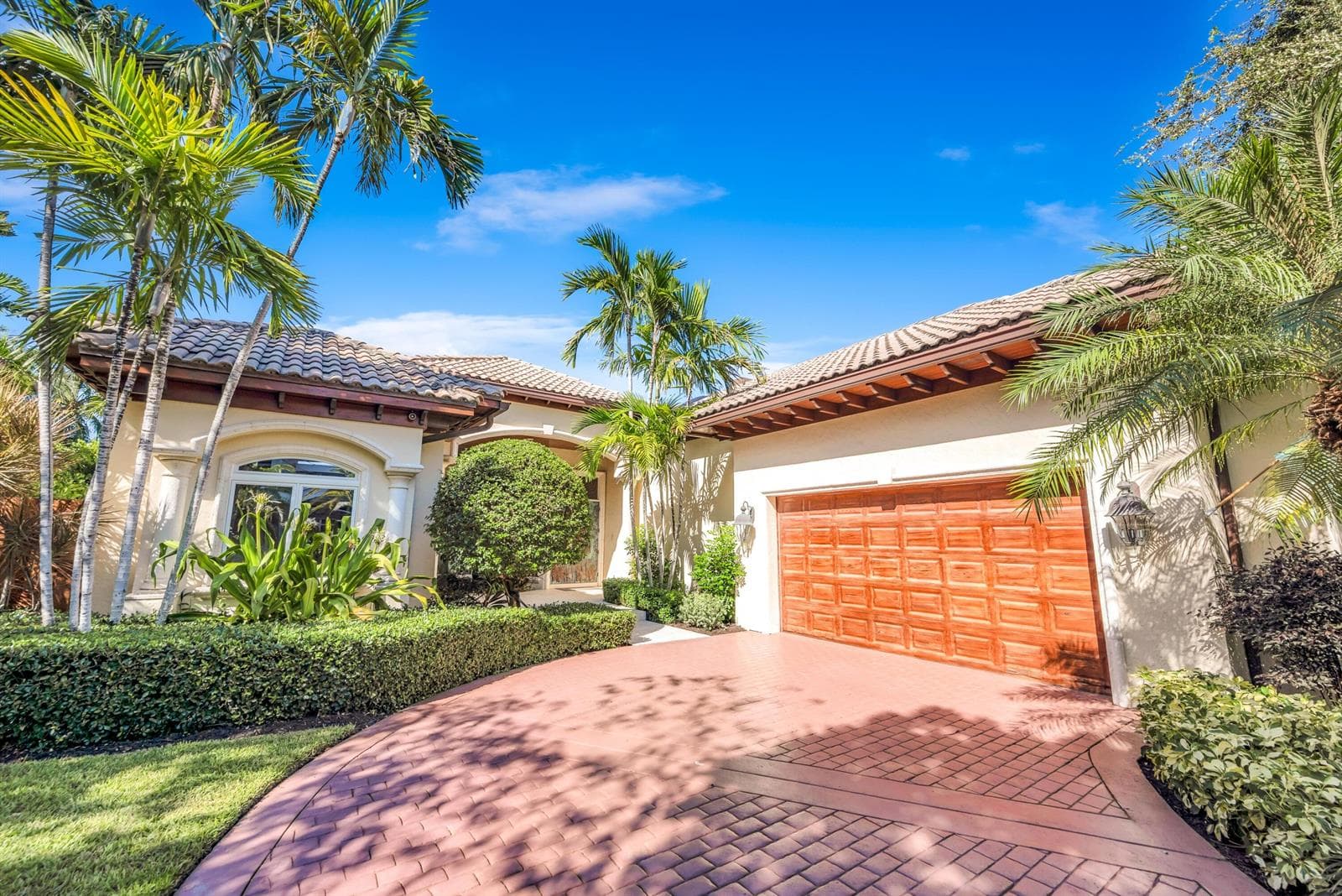 2507 Barcelona Dr