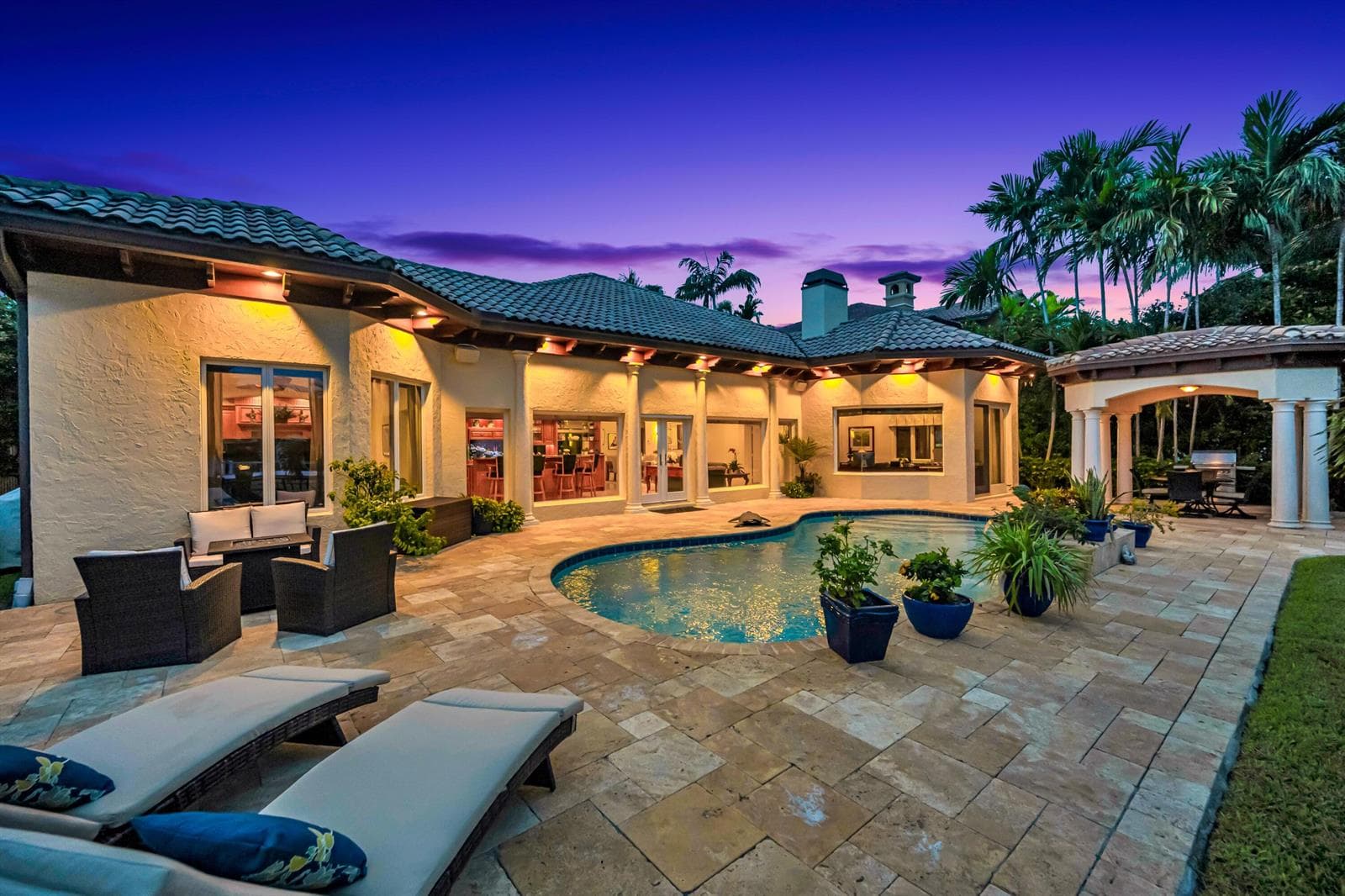 2507 Barcelona Dr