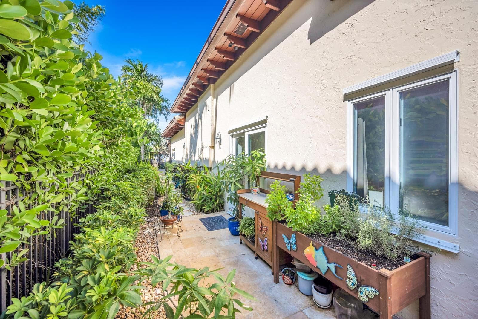 2507 Barcelona Dr