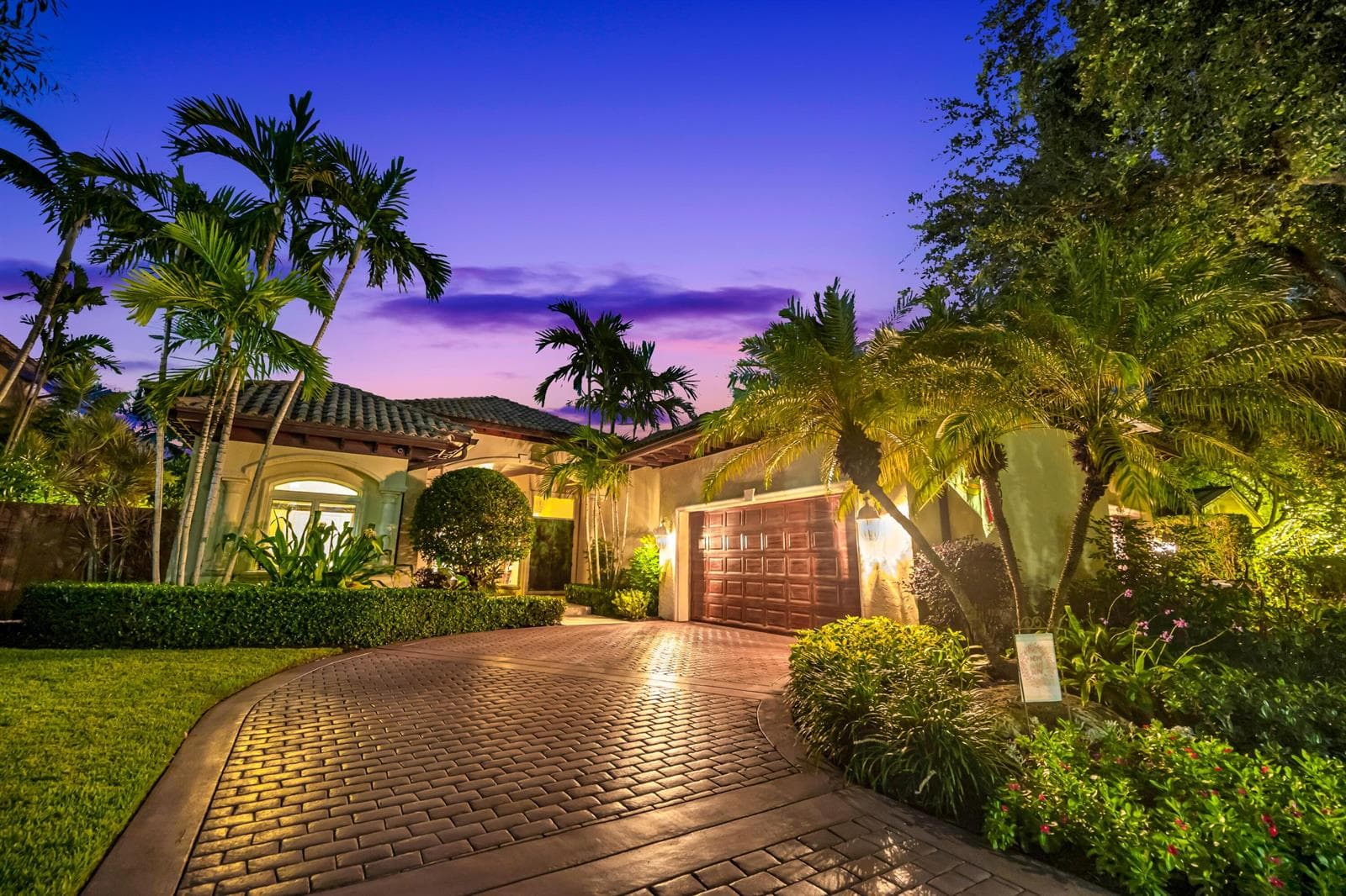 2507 Barcelona Dr