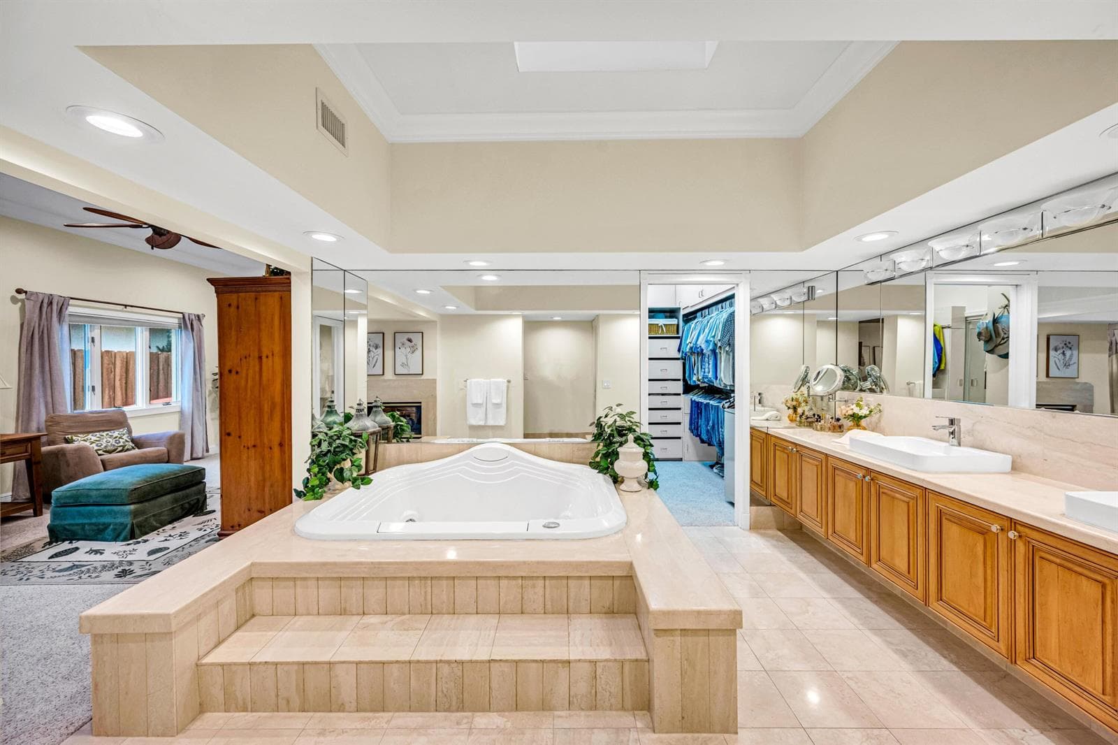 2507 Barcelona Dr