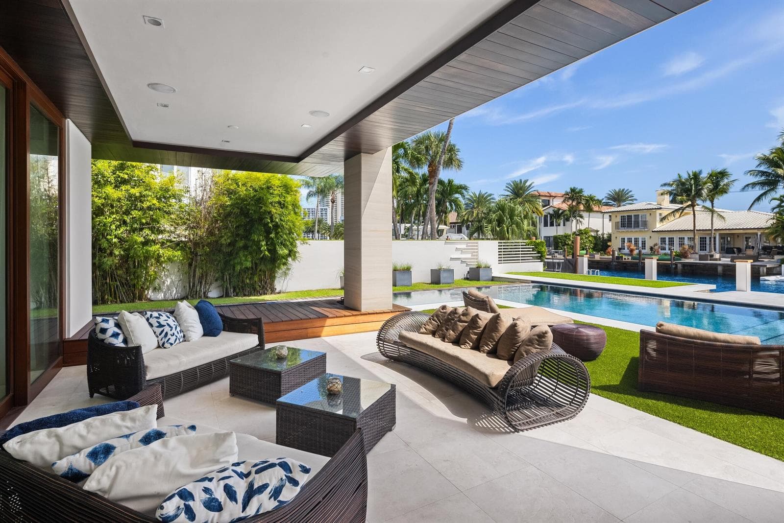 10 Pelican Dr