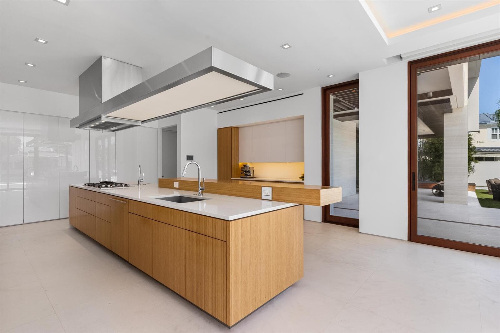 10 Pelican Dr