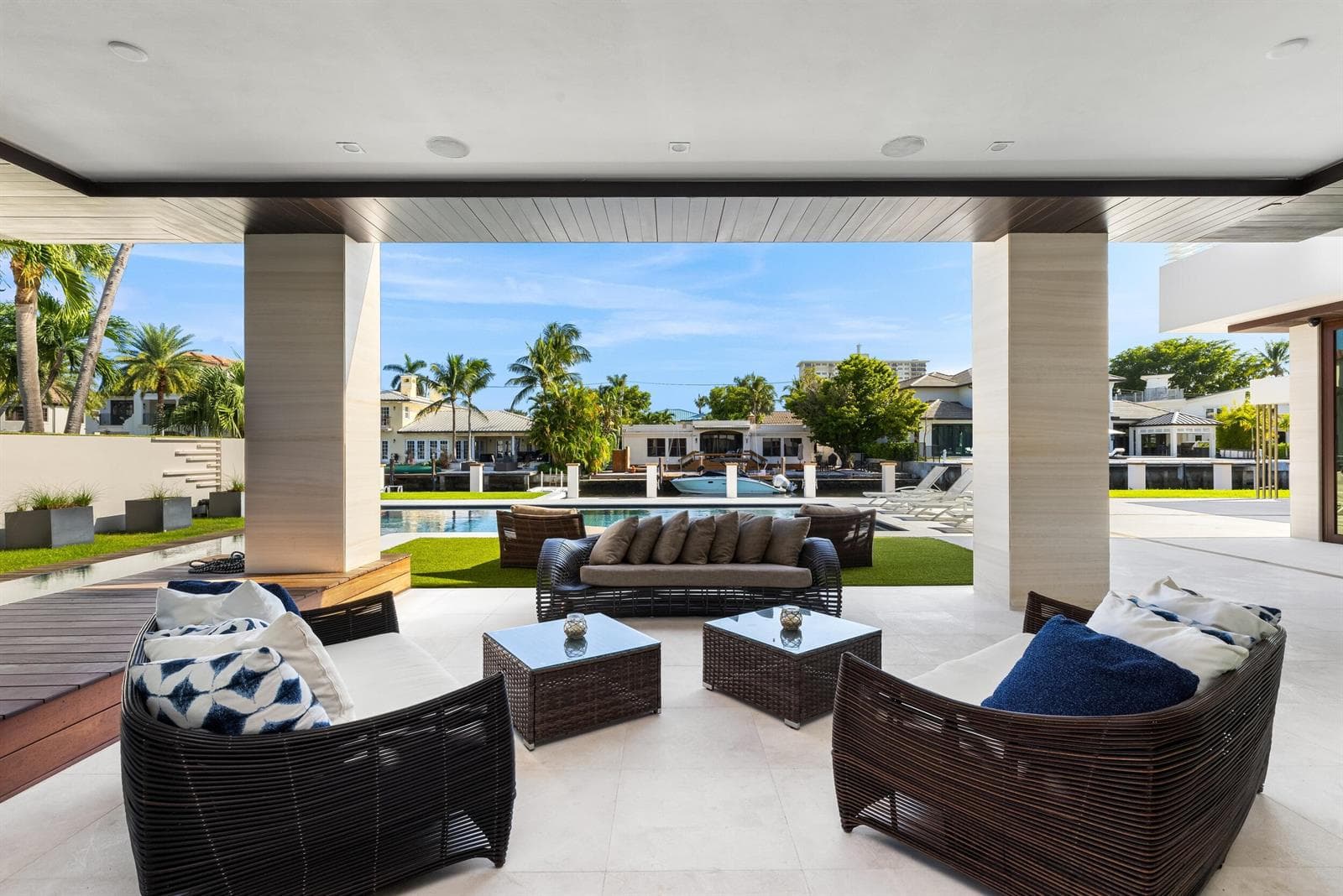 10 Pelican Dr