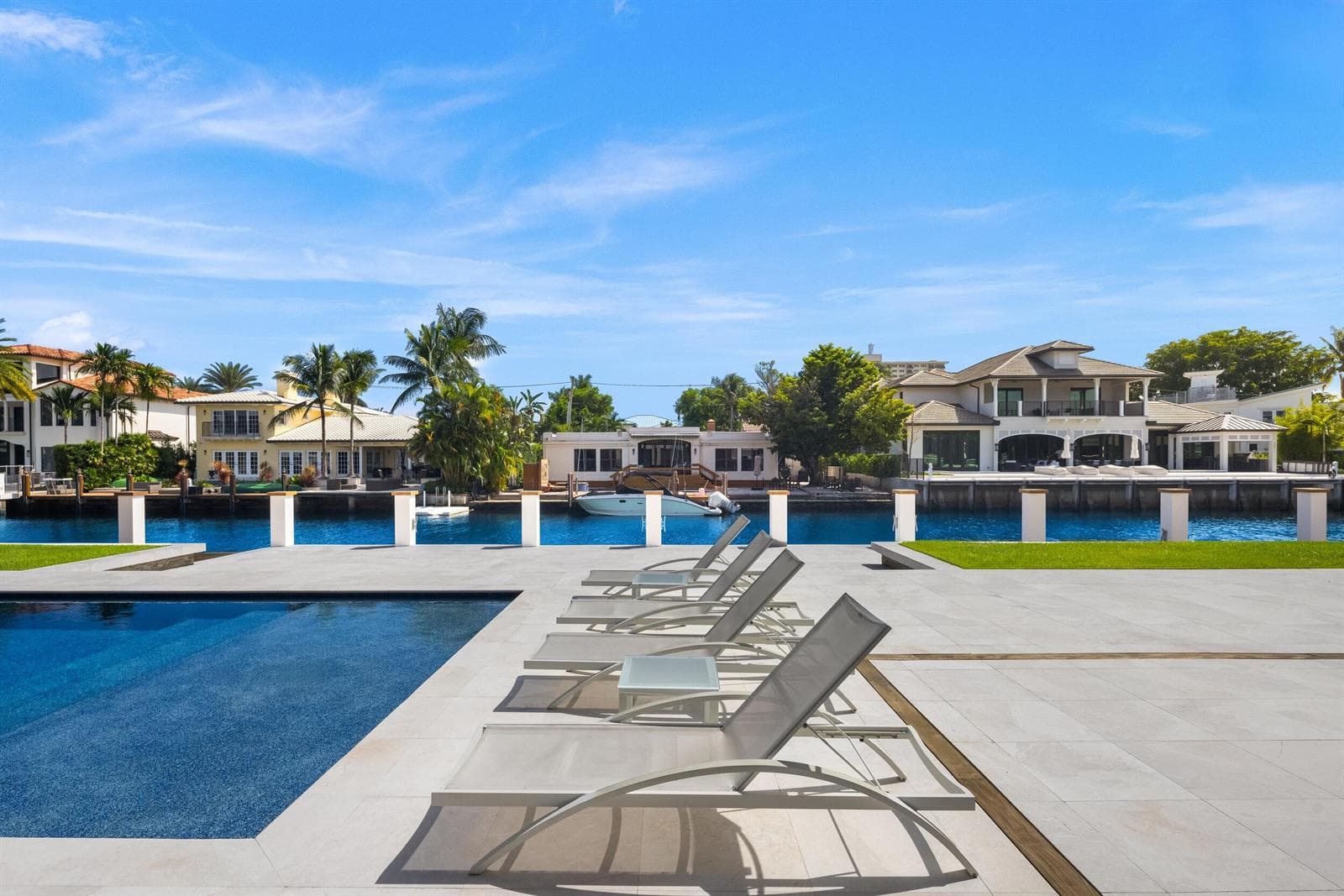 10 Pelican Dr