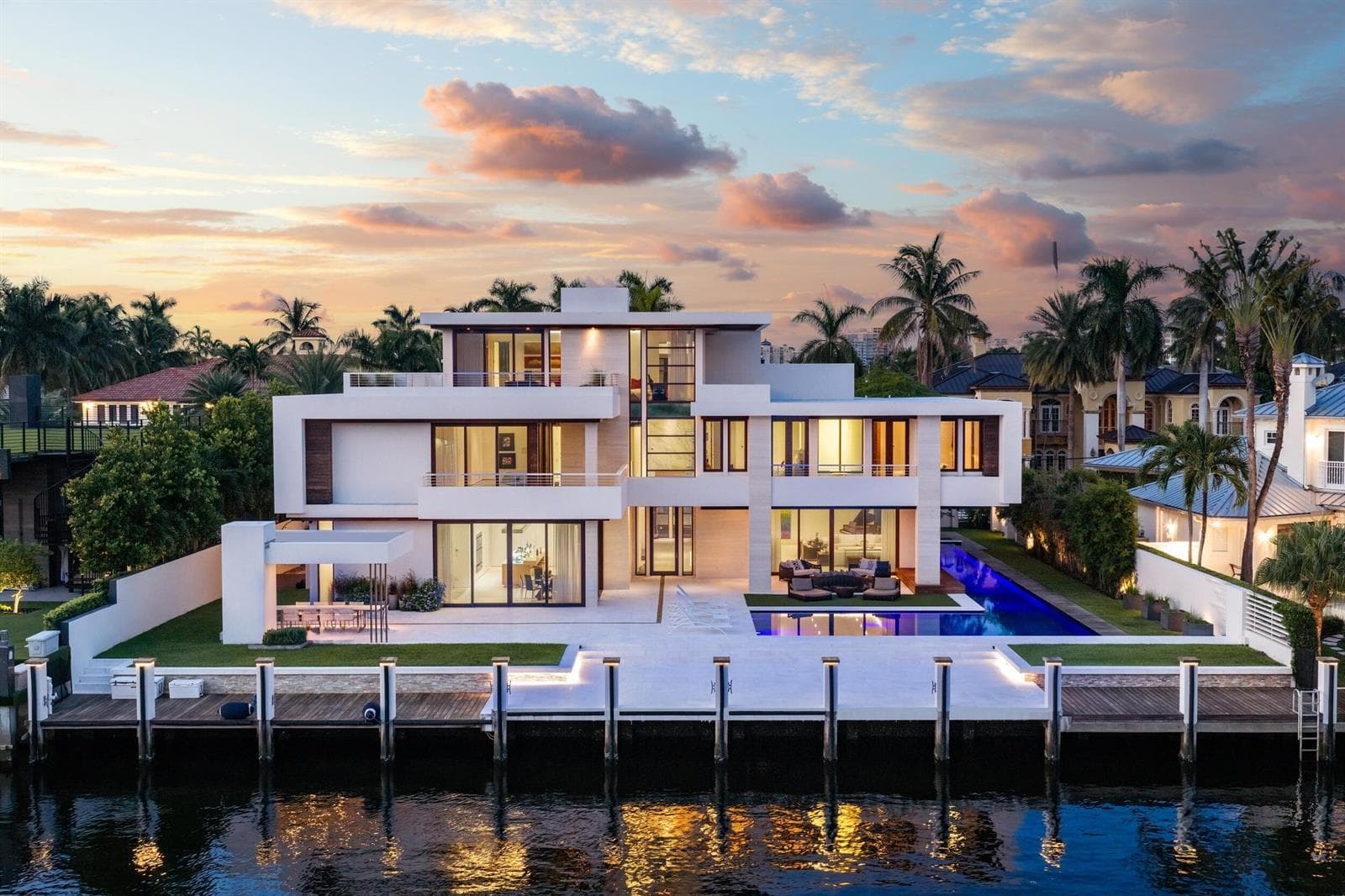 10 Pelican Dr