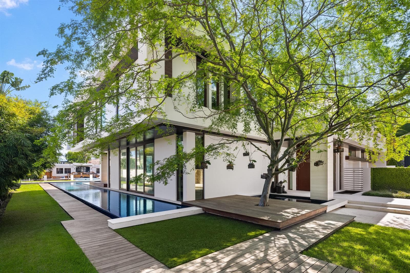 10 Pelican Dr