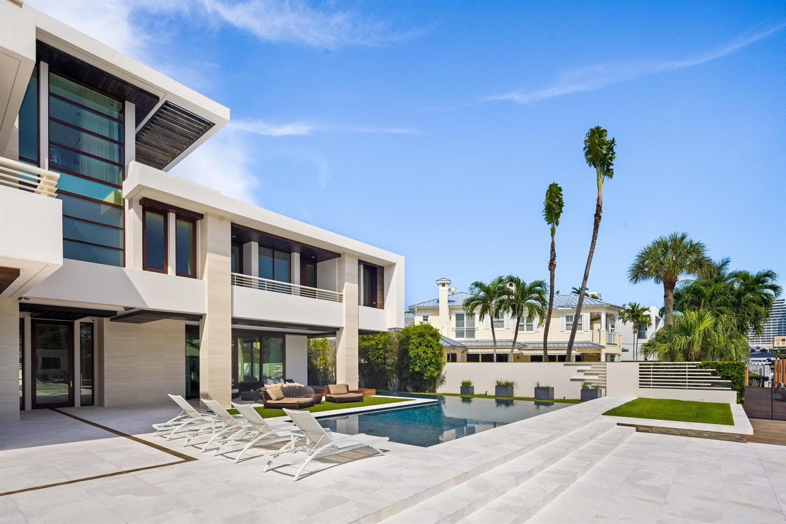 10 Pelican Dr