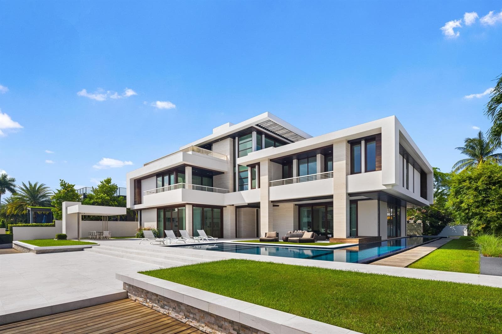 10 Pelican Dr