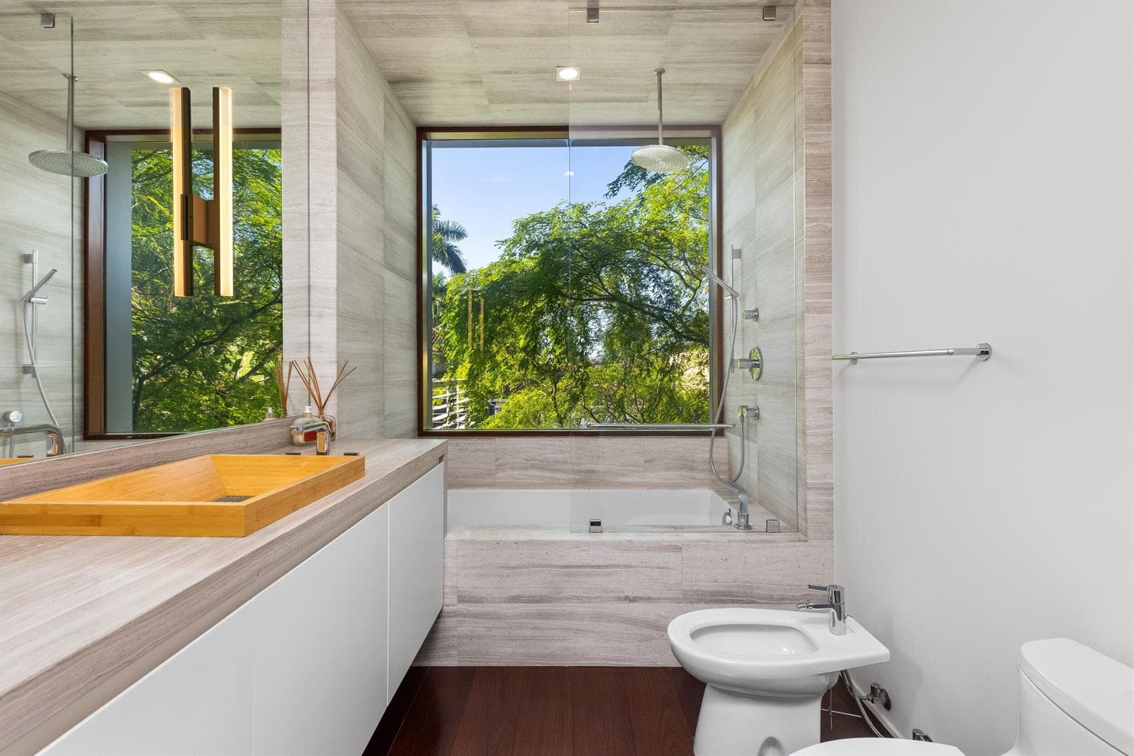 10 Pelican Dr