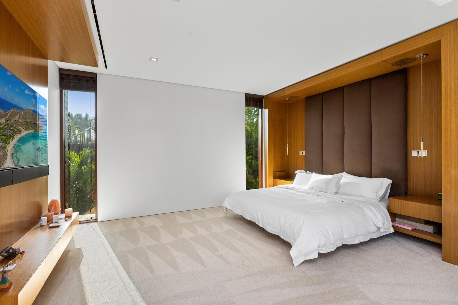 10 Pelican Dr