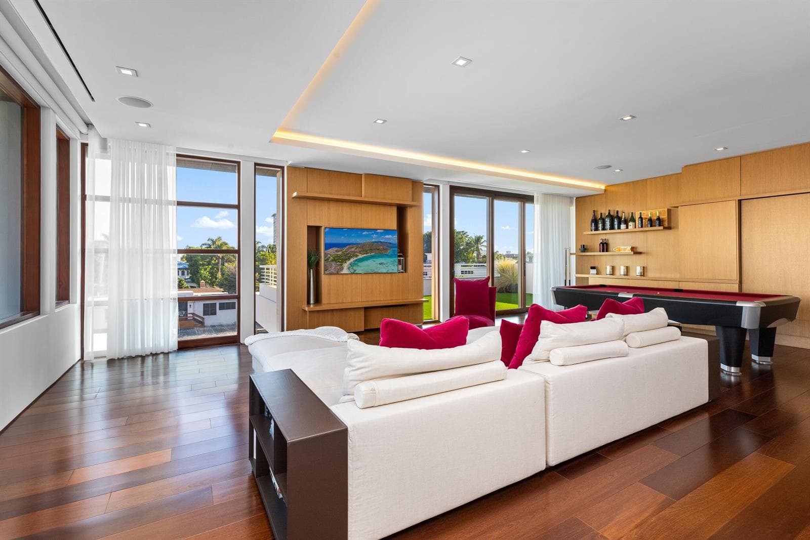 10 Pelican Dr