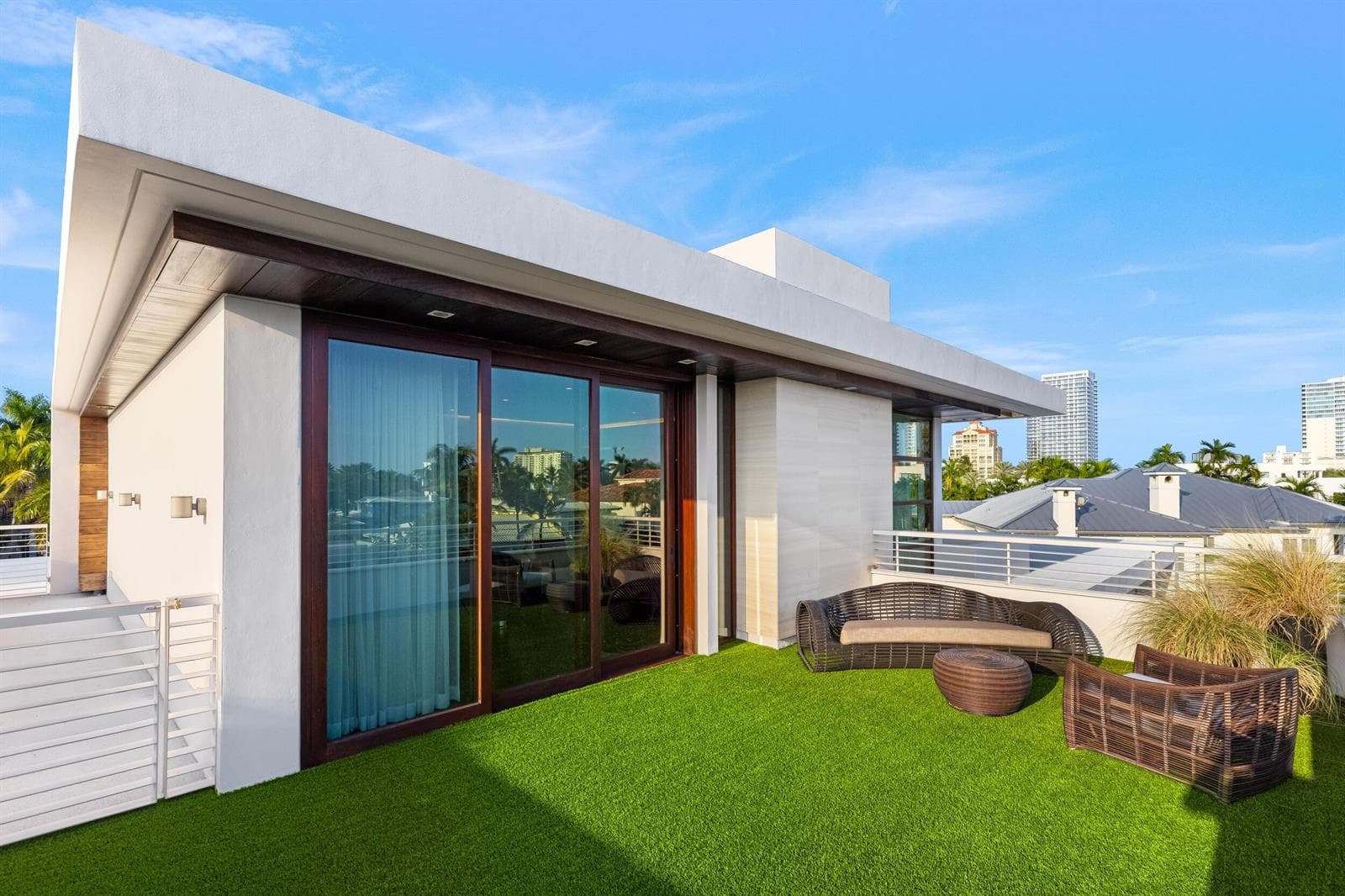 10 Pelican Dr