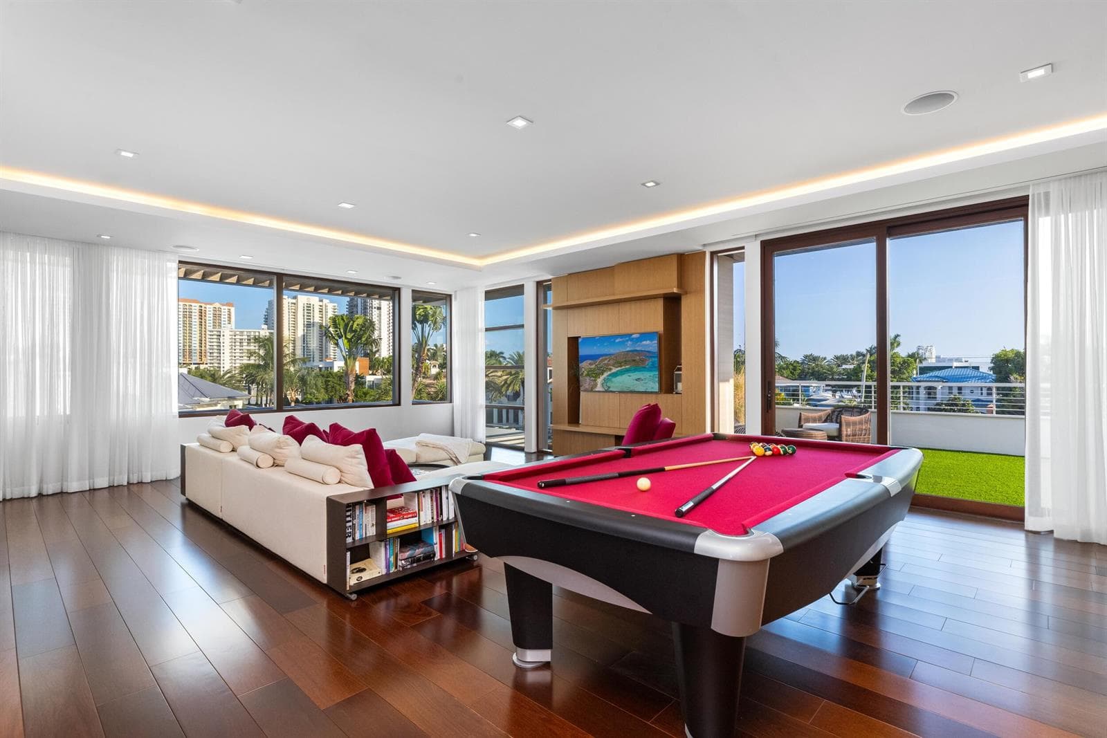 10 Pelican Dr