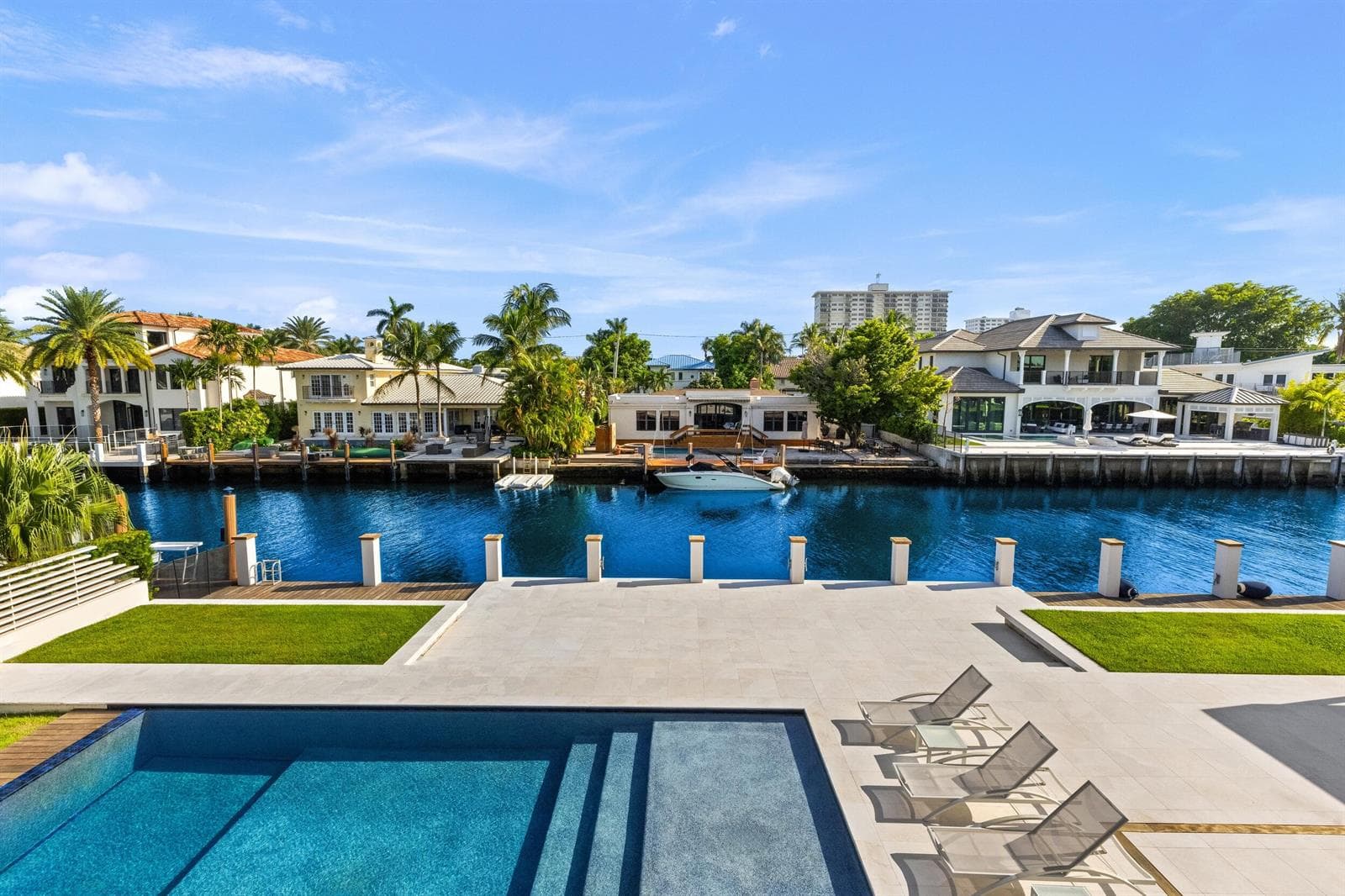 10 Pelican Dr